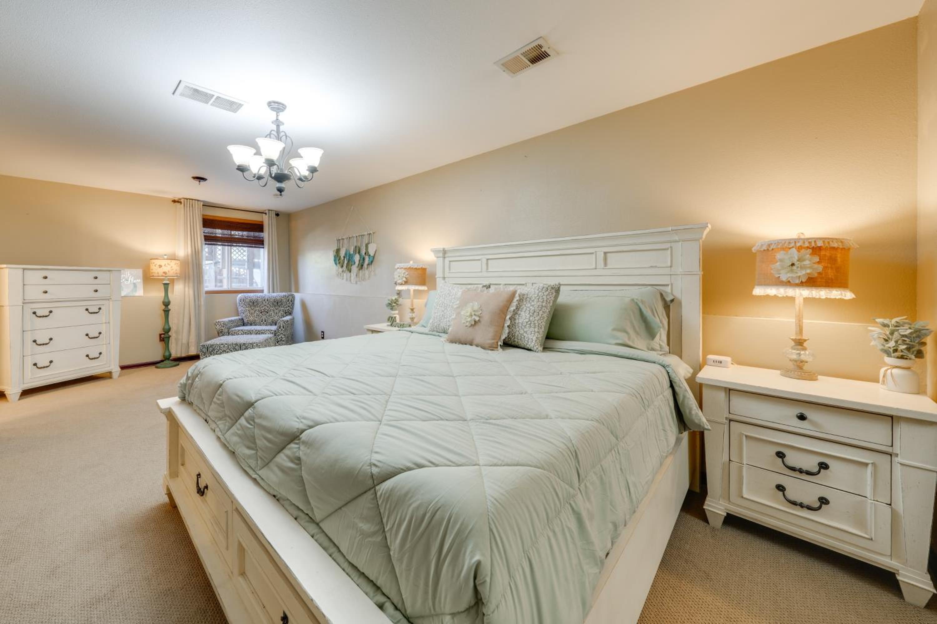 Loveland Peaks Retreat Family Home 3 Mi to Dtwn!