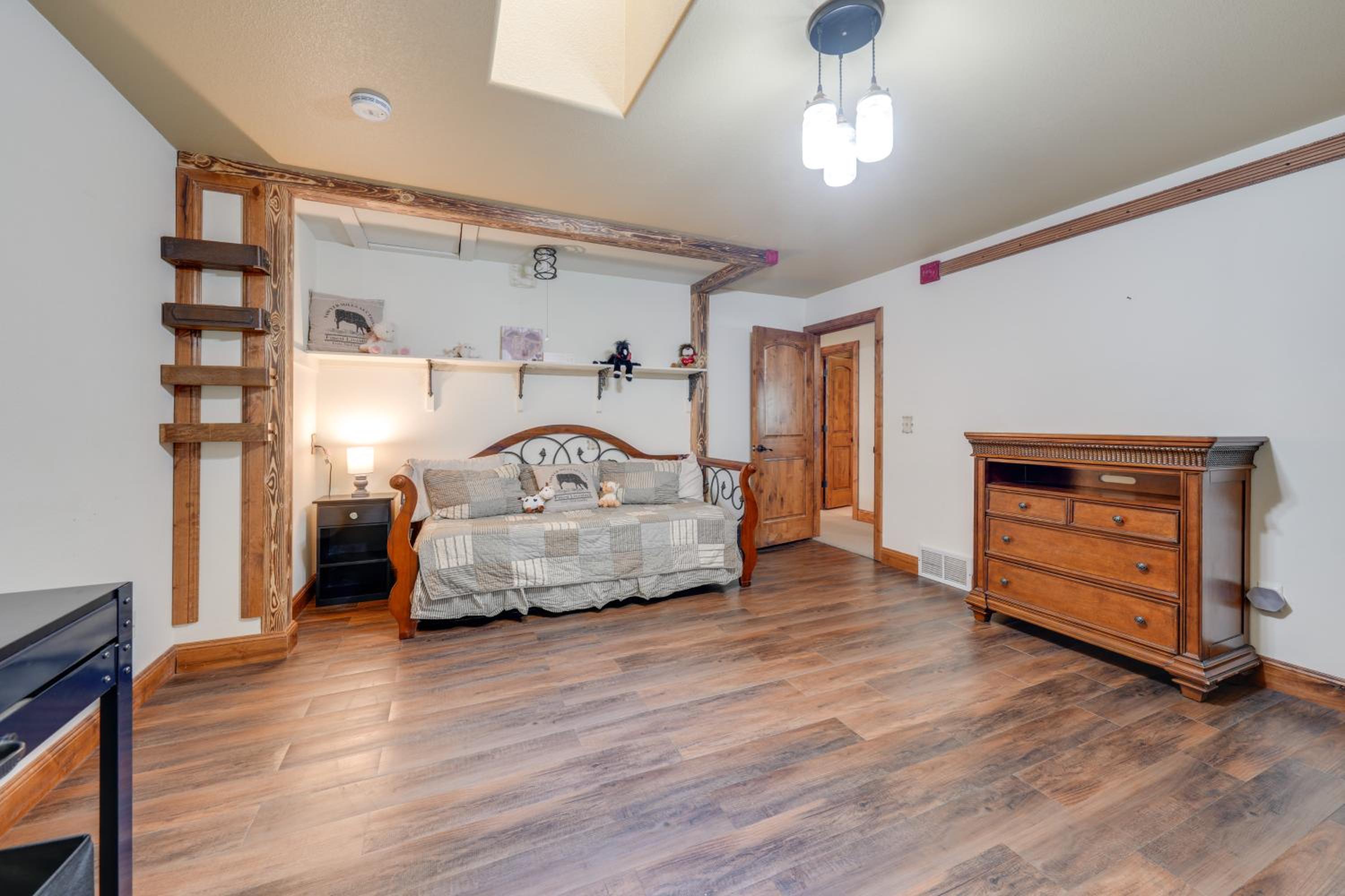 Loveland Peaks Retreat Family Home 3 Mi to Dtwn!