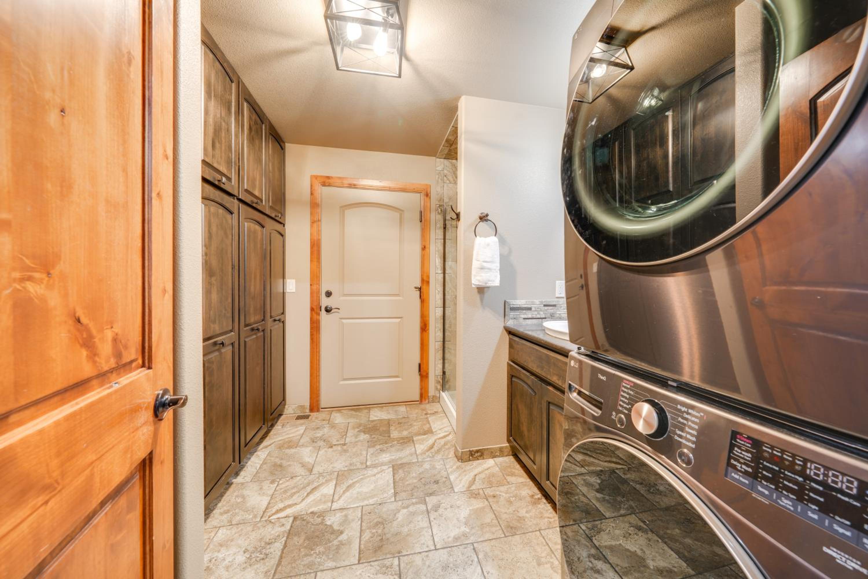 Loveland Peaks Retreat Family Home 3 Mi to Dtwn!