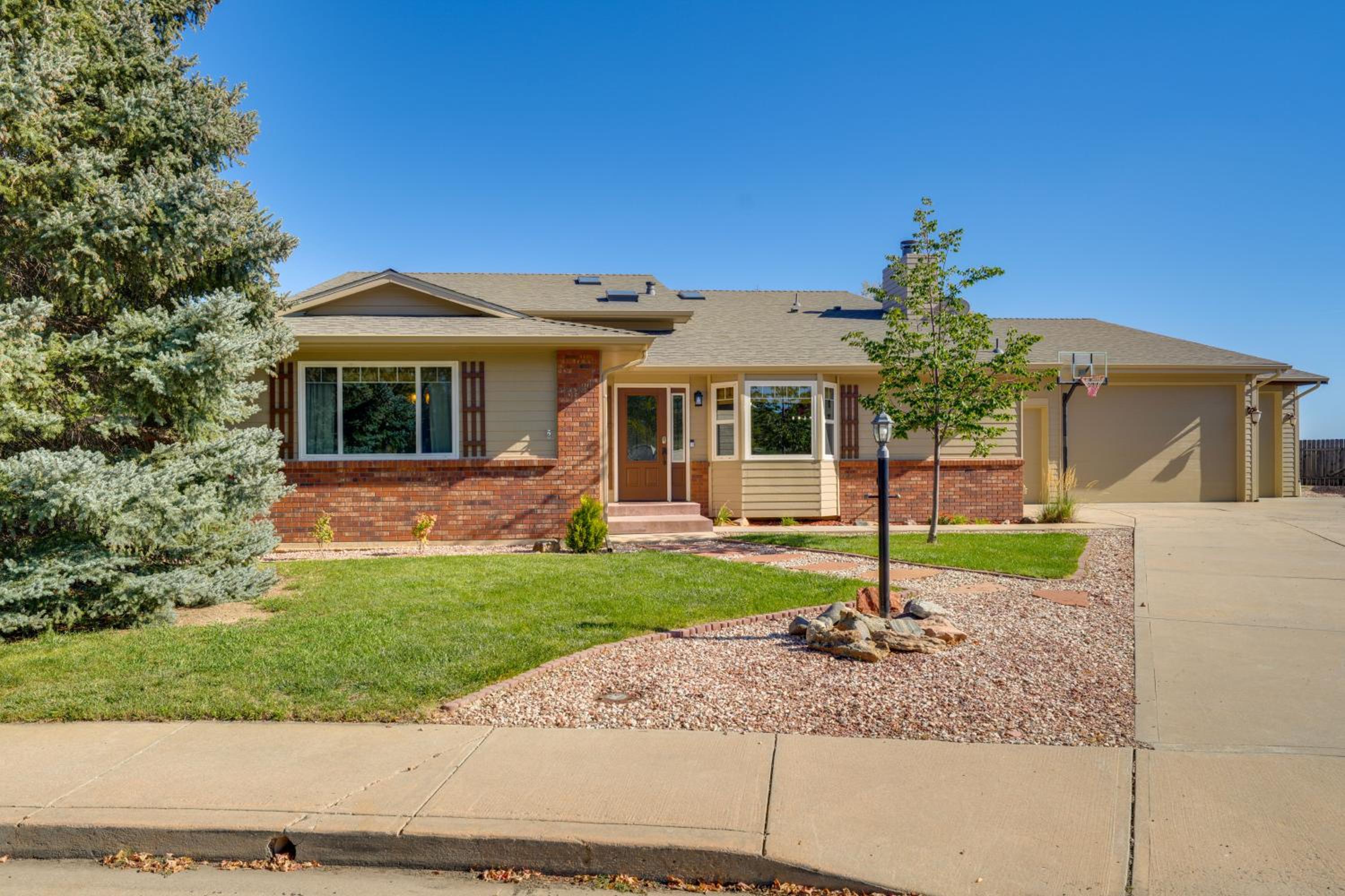 Loveland Peaks Retreat Family Home 3 Mi to Dtwn!