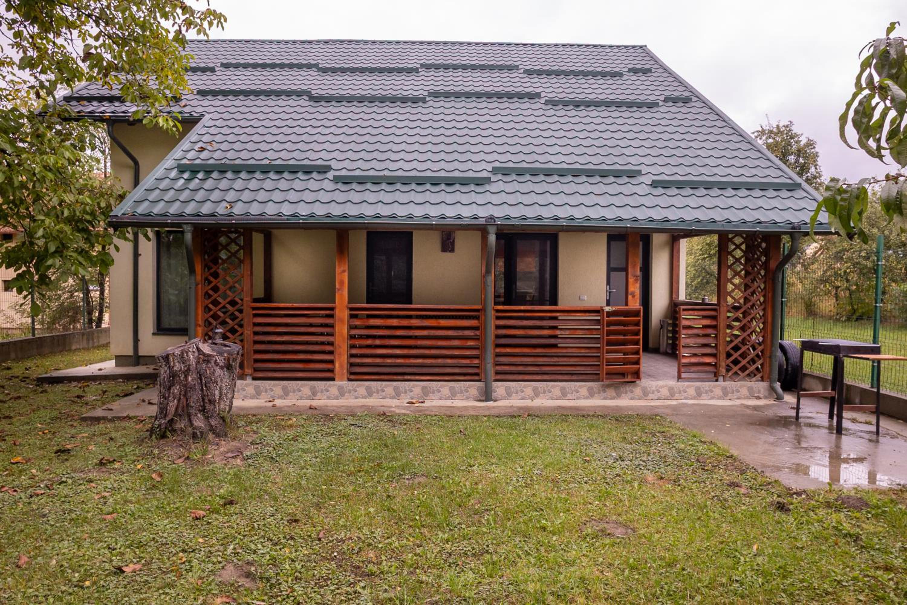 Cabana Walter Curtea de Arges with BBQ and Garden
