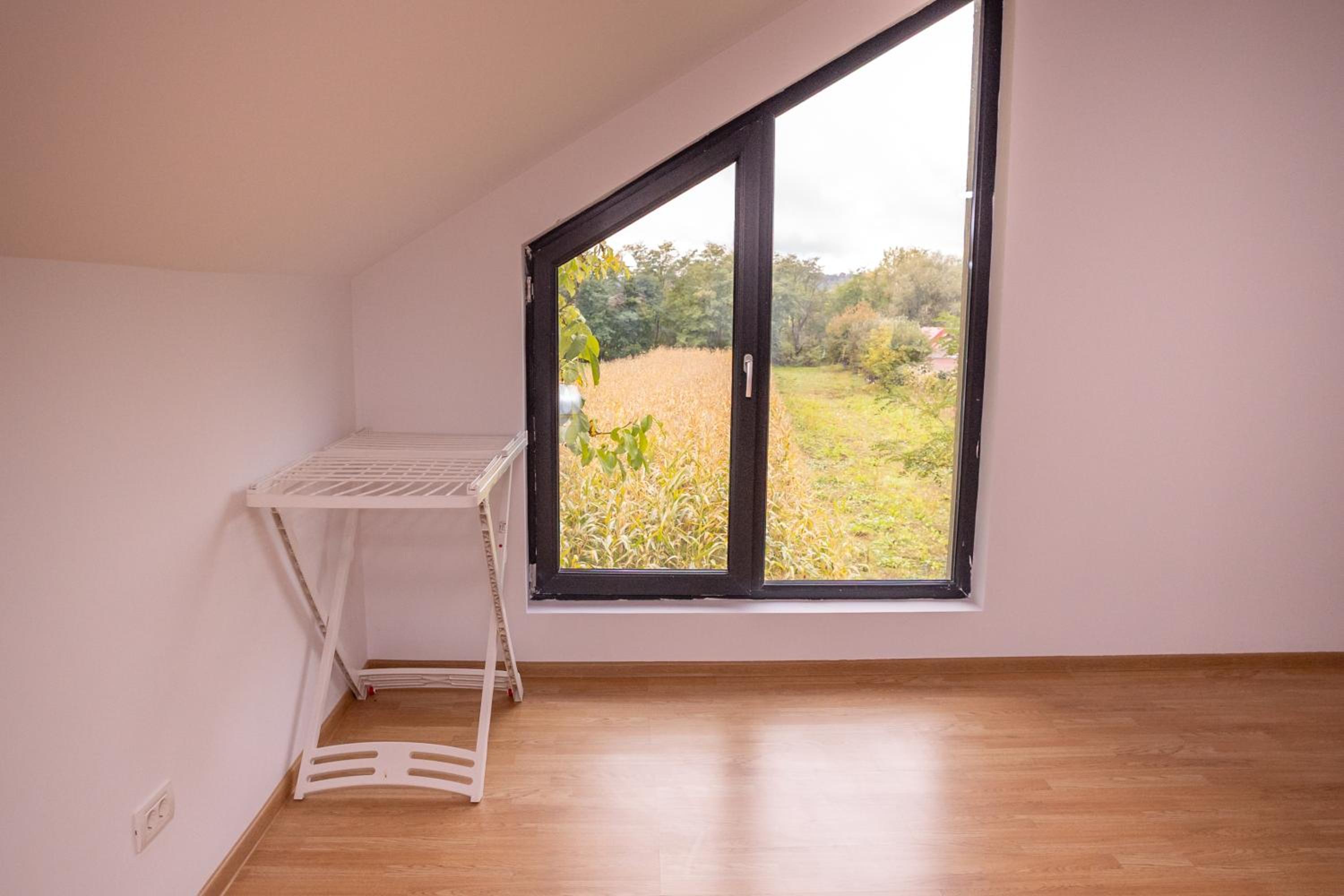 Cabana Walter Curtea de Arges with BBQ and Garden