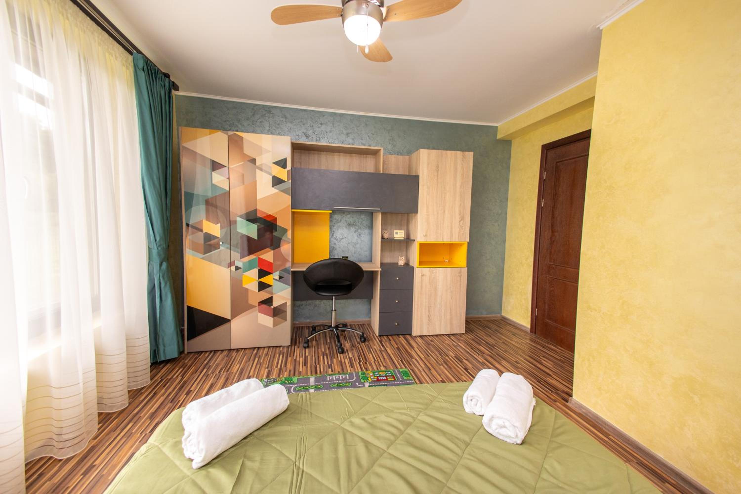 Cabana Walter Curtea de Arges with BBQ and Garden