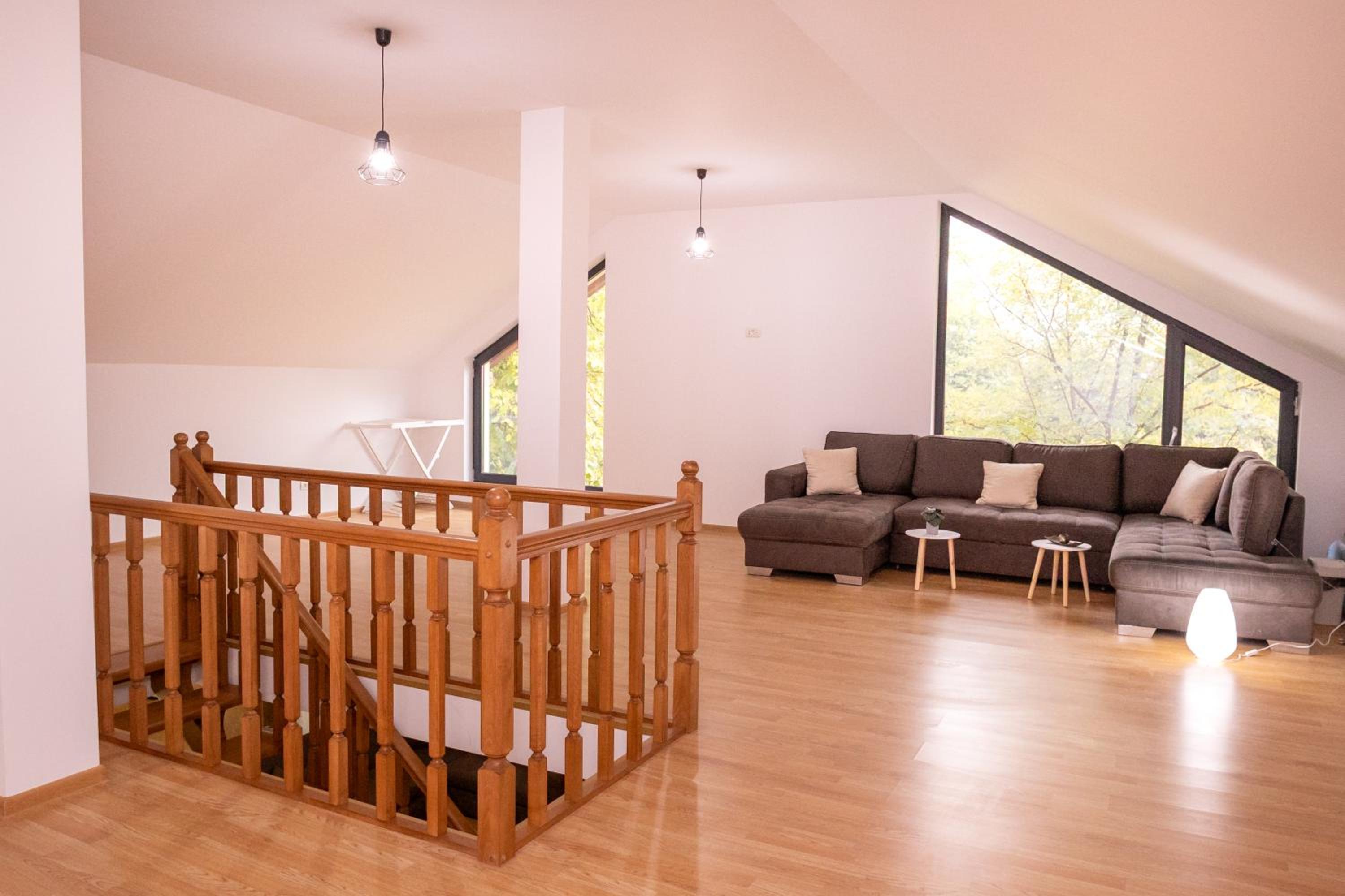 Cabana Walter Curtea de Arges with BBQ and Garden