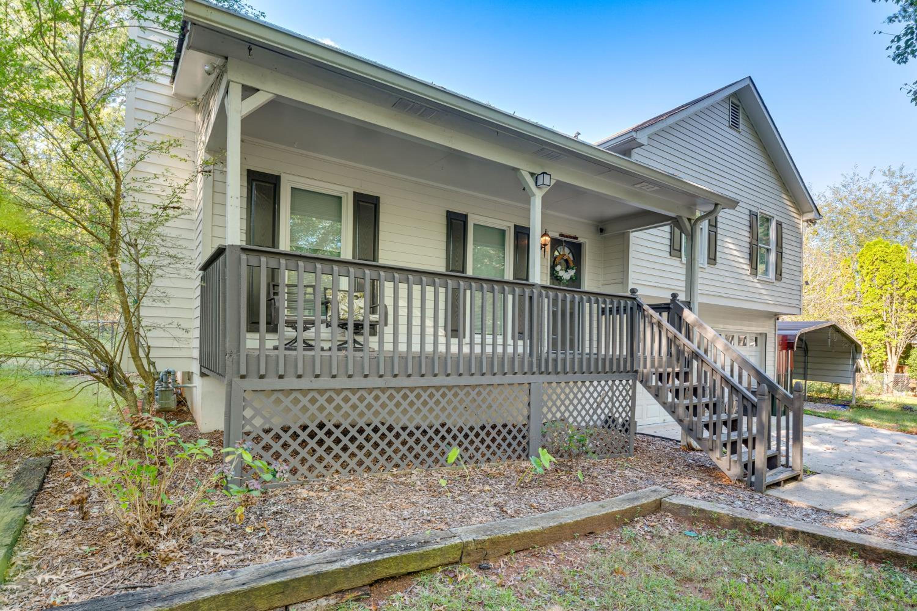 Easy I-20 Access to ATL Suburban Retreat with Yard