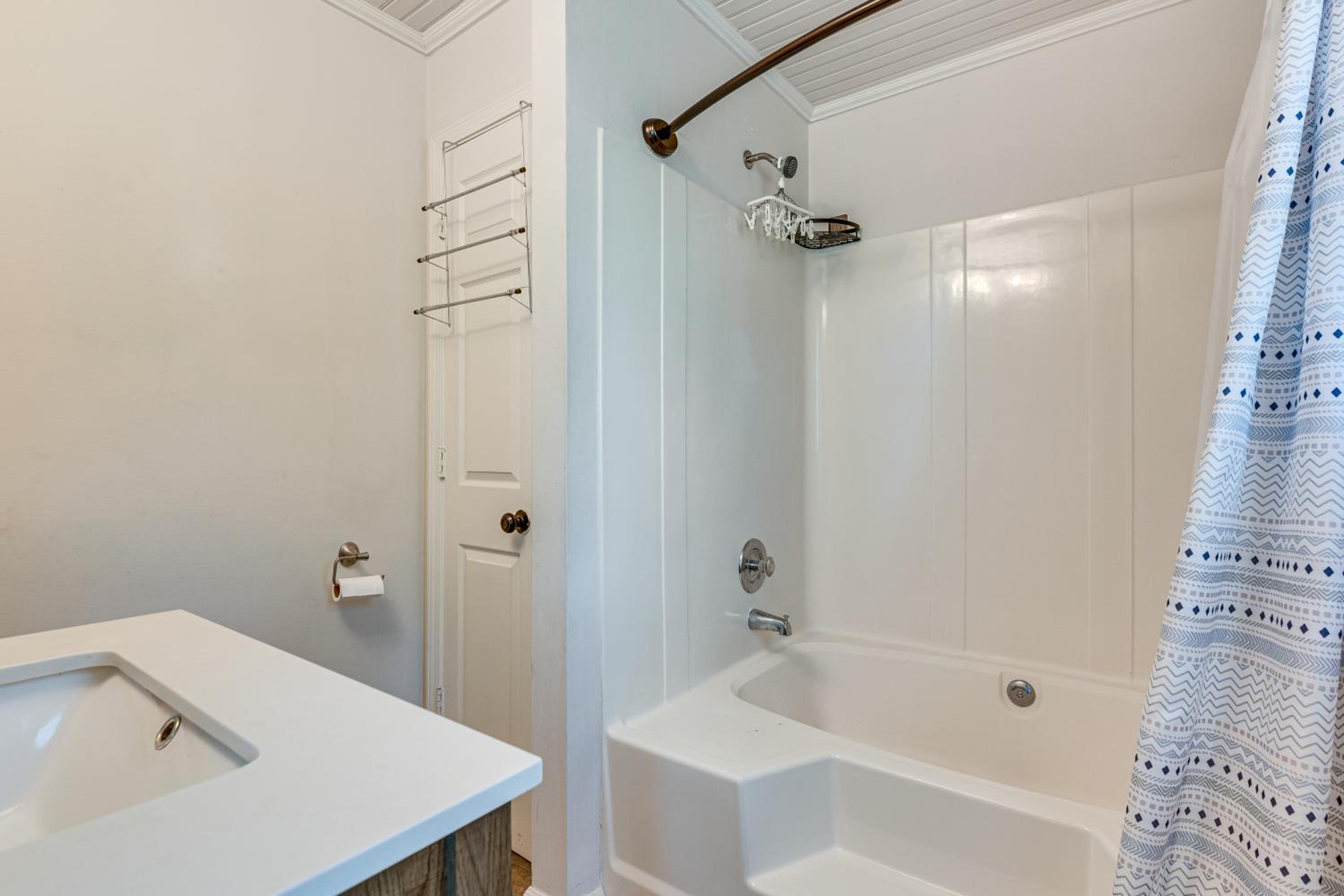 Easy I-20 Access to ATL Suburban Retreat with Yard