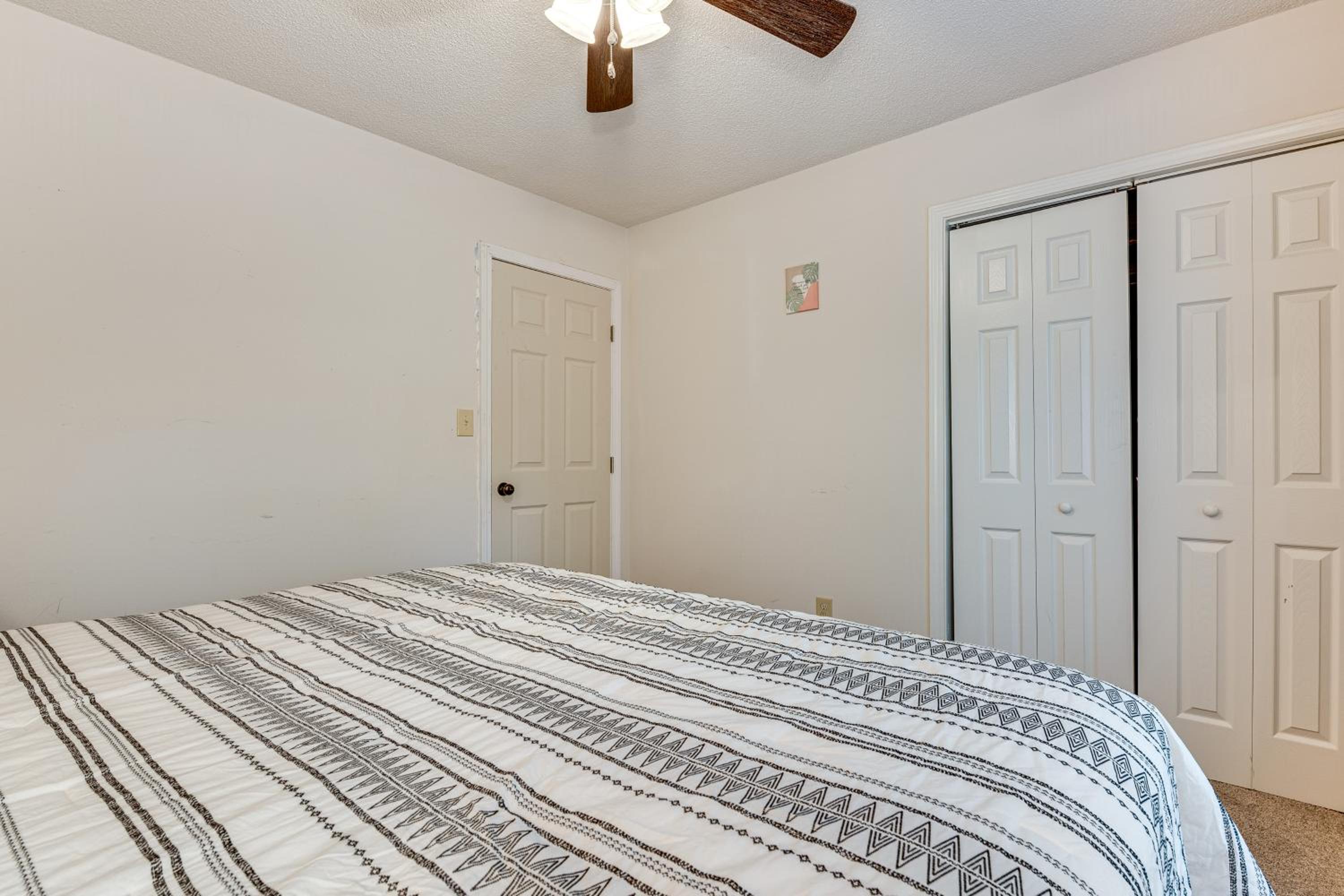 Easy I-20 Access to ATL Suburban Retreat with Yard