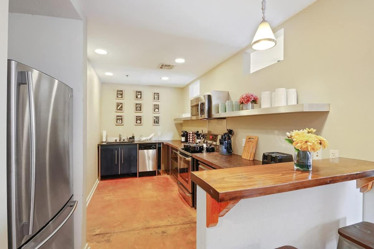 Group Getaway - 2 Modern 3BR-2BA Warehouse Flats - 6 Bedrooms & 4 Baths Total