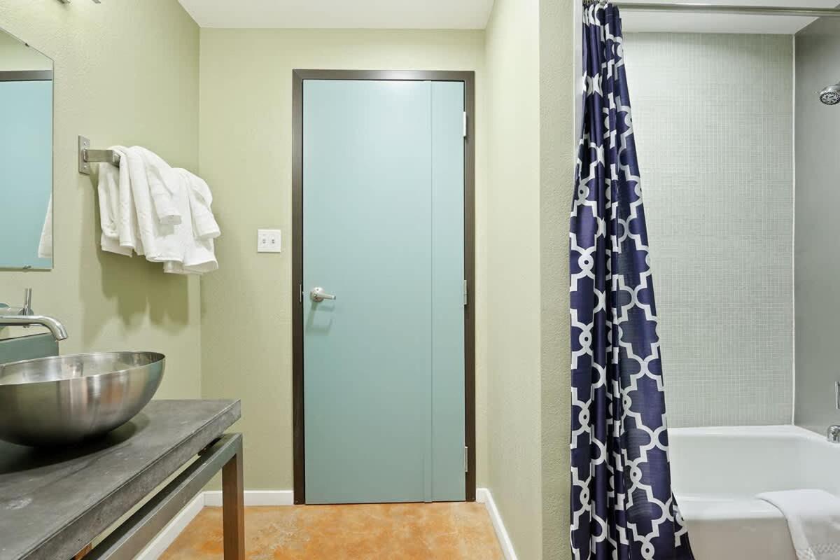 Group Getaway - 2 Modern 3BR-2BA Warehouse Flats - 6 Bedrooms & 4 Baths Total