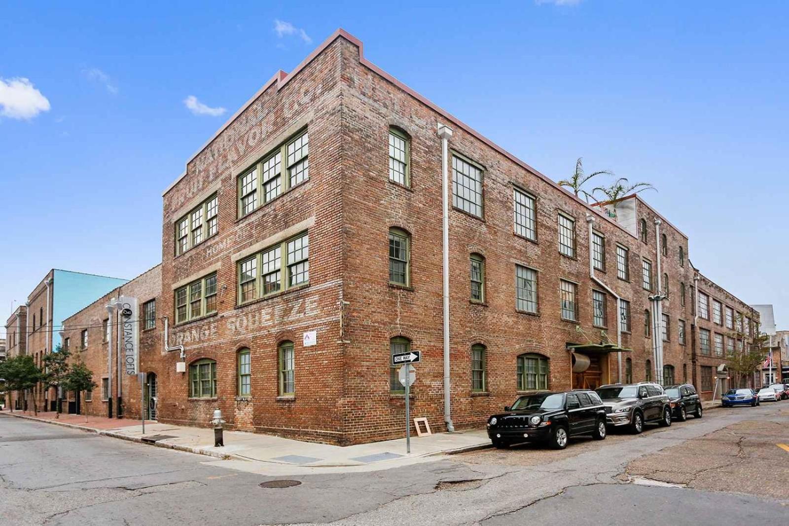 Group Getaway - 2 Modern 3BR-2BA Warehouse Flats - 6 Bedrooms & 4 Baths Total