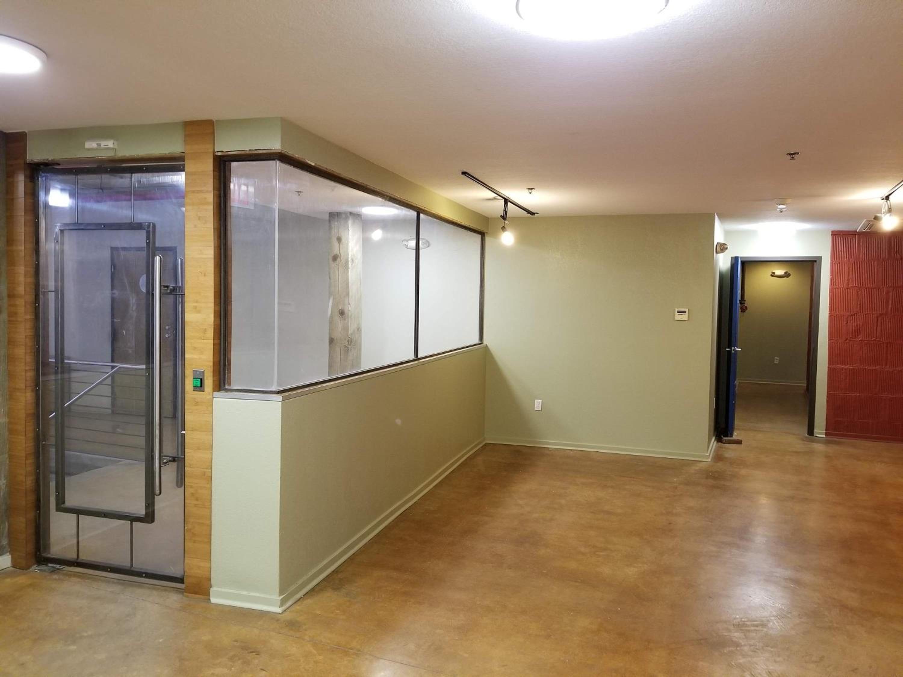 Group Getaway - 2 Modern 3BR-2BA Warehouse Flats - 6 Bedrooms & 4 Baths Total