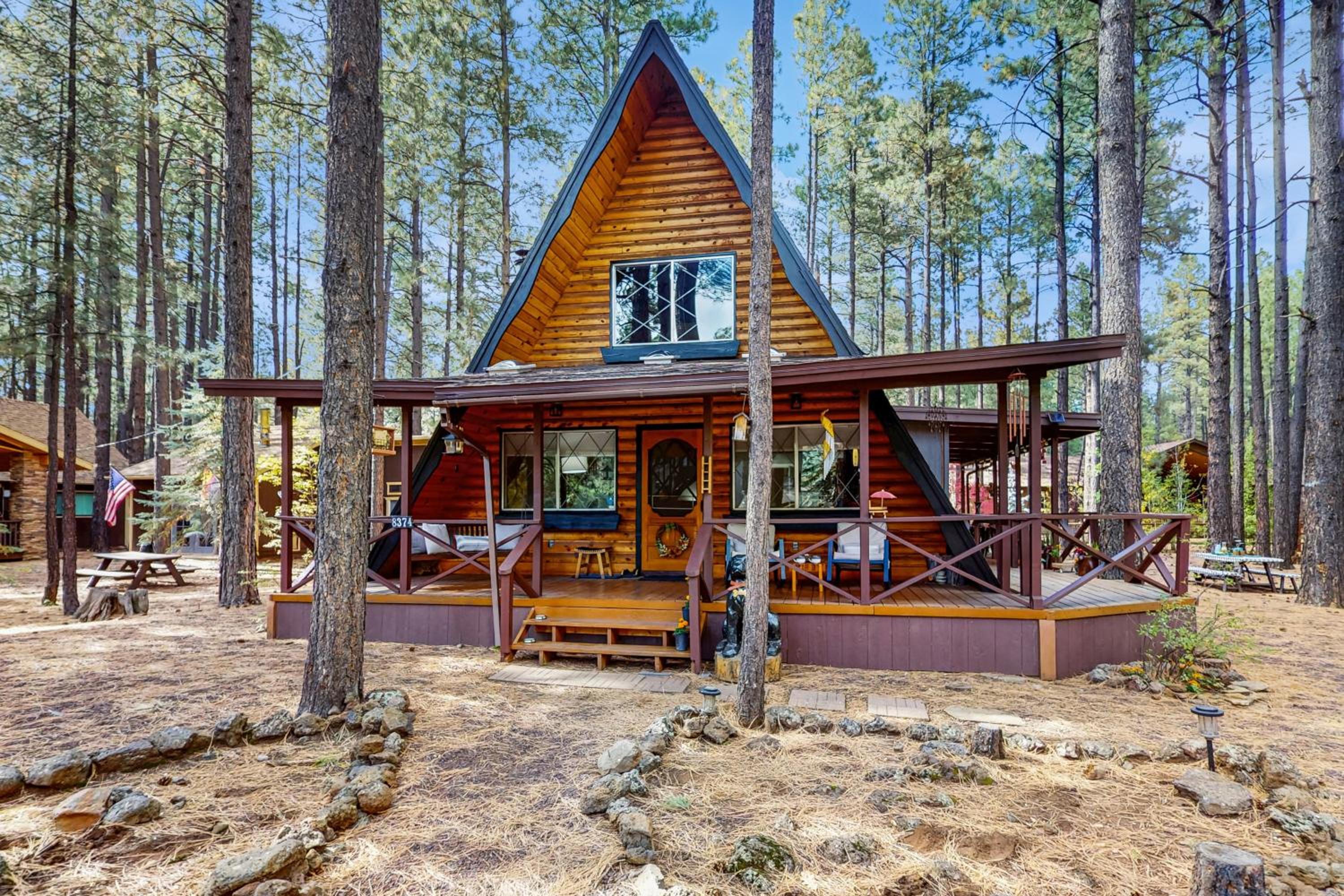 Fire Pit! A-Frame Escape, 33 Mi to Sunrise Park