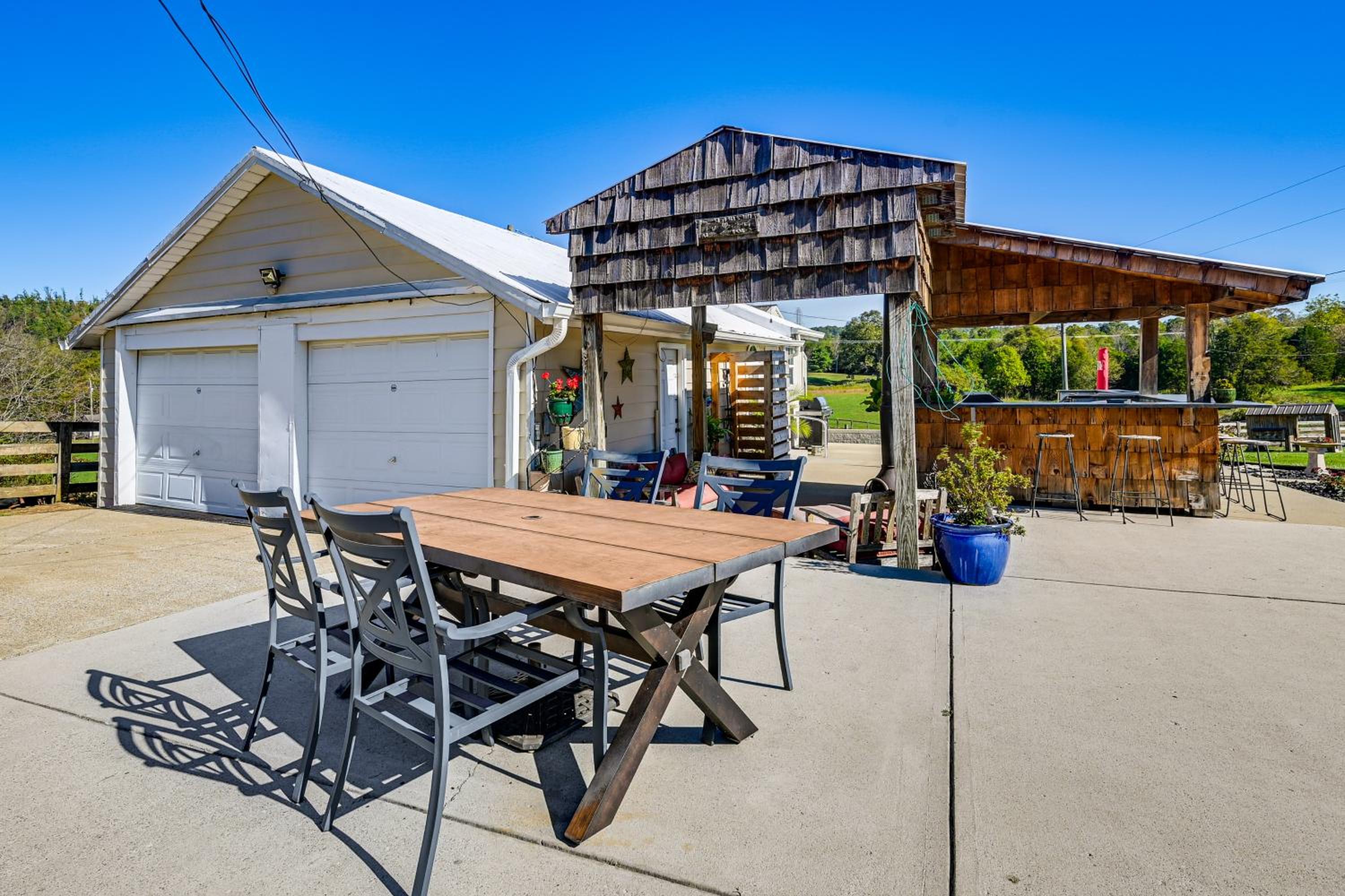 5 Mi to Dtwn Somerset! Country Retreat with Gazebo