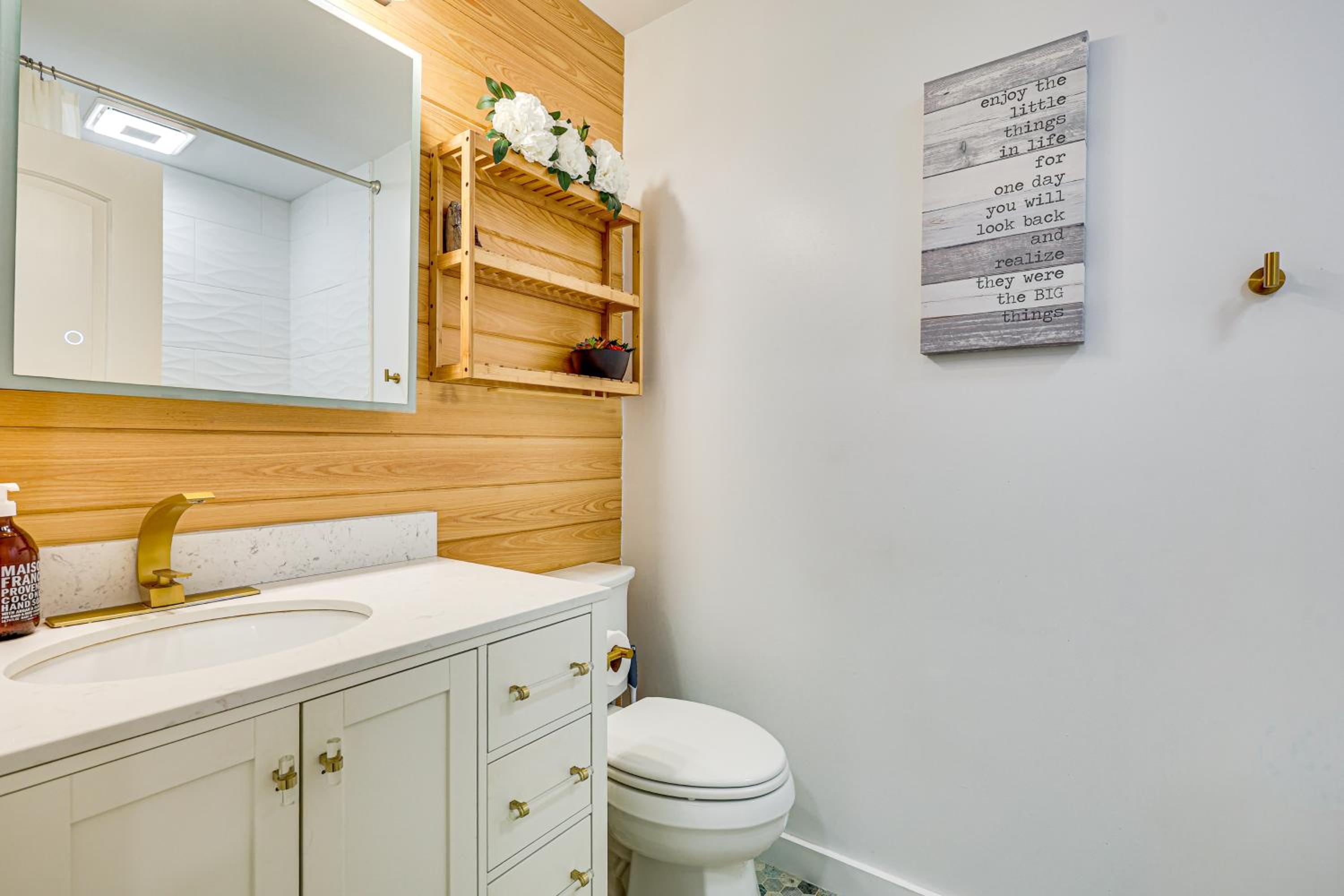 Poolside Fun and Oceanfront Bliss Kure Beach Haven!