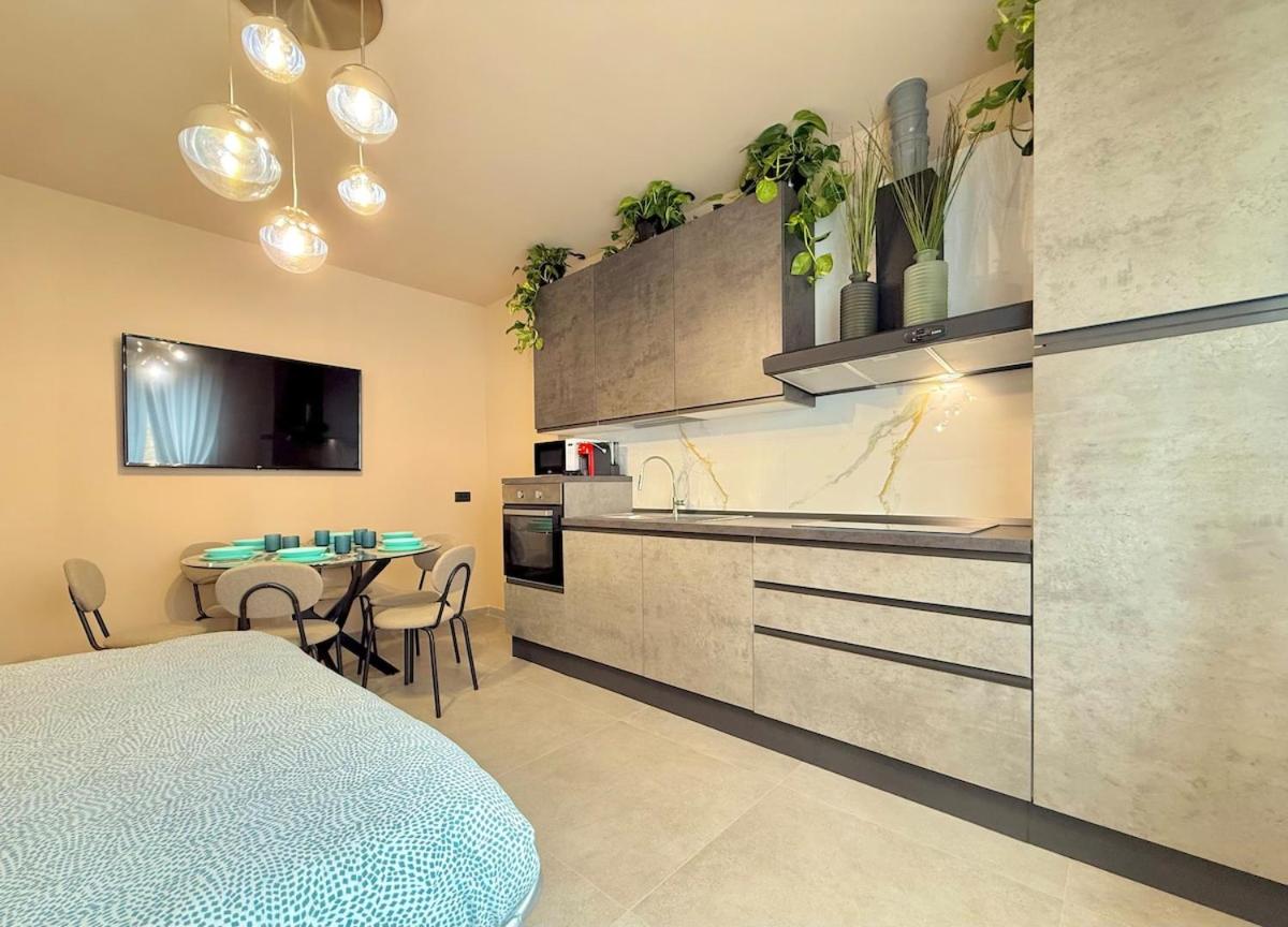 Alfieri3 - Netflix-Parking-Supermarket-Centro