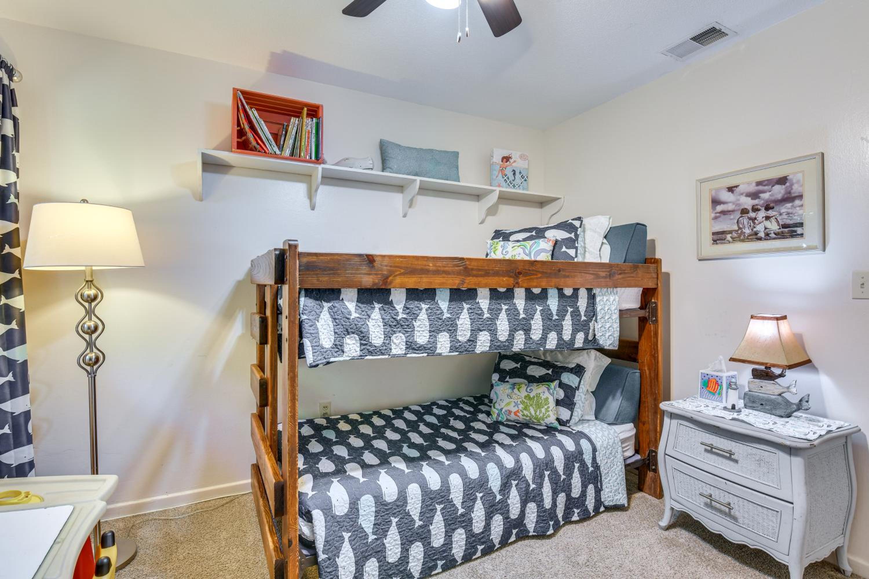 4 Mi to Okaloosa Fun Peaceful Holiday Retreat!