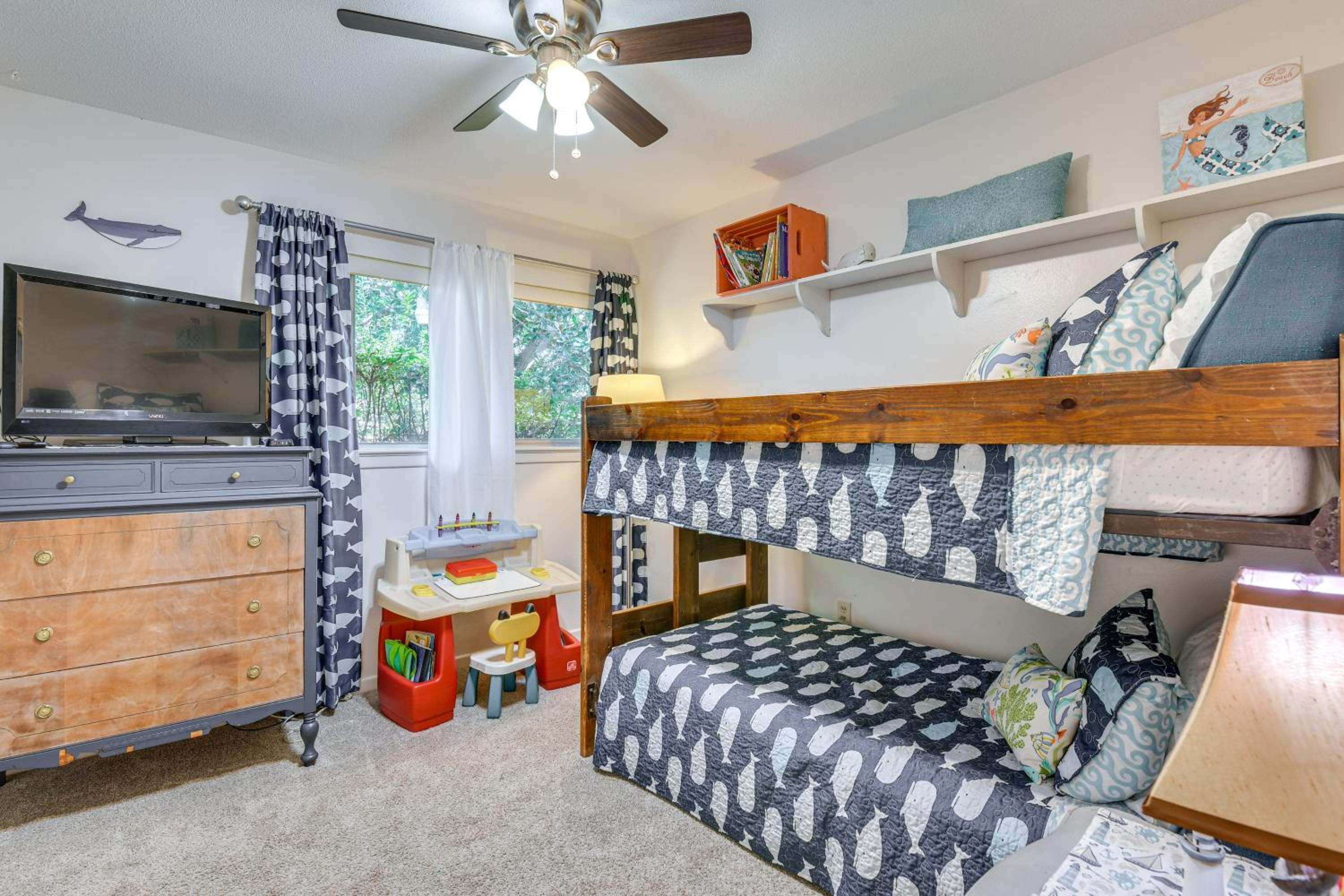 4 Mi to Okaloosa Fun Peaceful Holiday Retreat!
