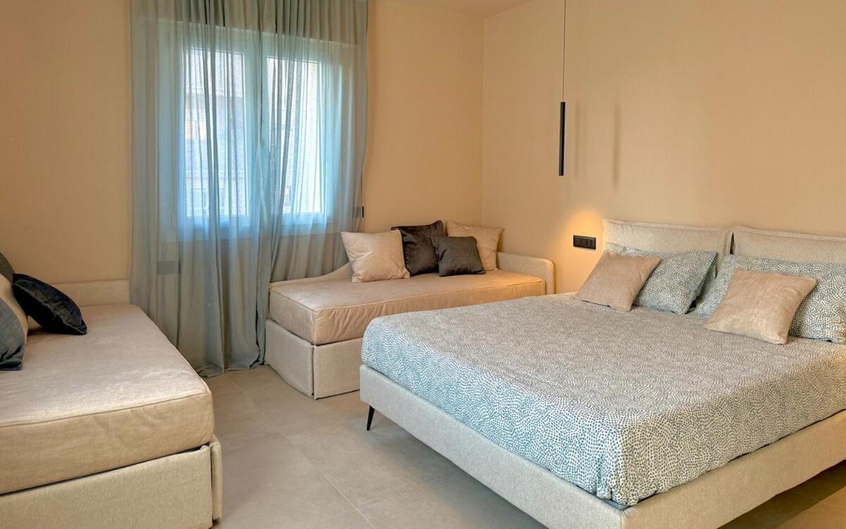 Alfieri3 - Netflix-Parking-Supermarket-Centro