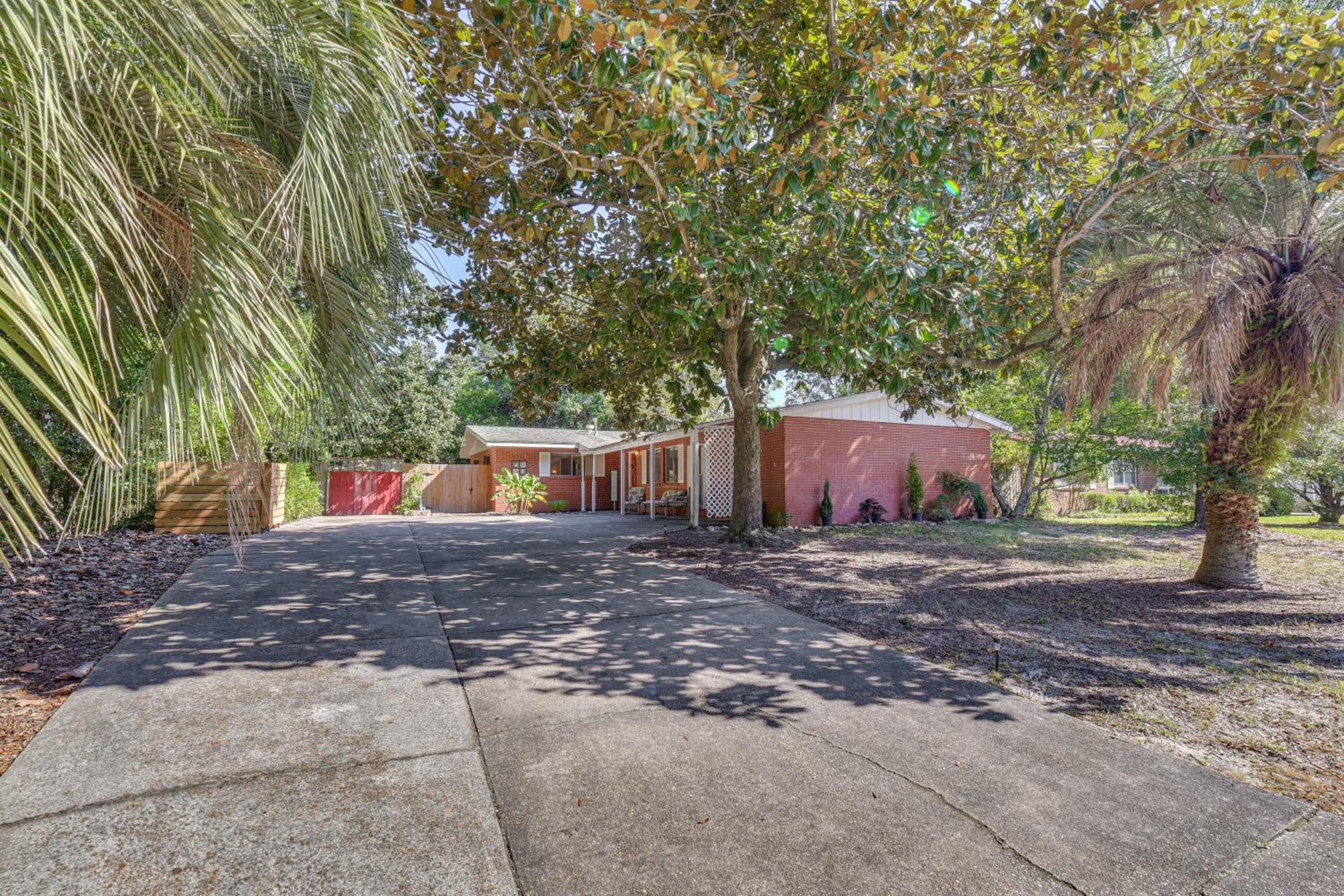 4 Mi to Okaloosa Fun Peaceful Holiday Retreat!