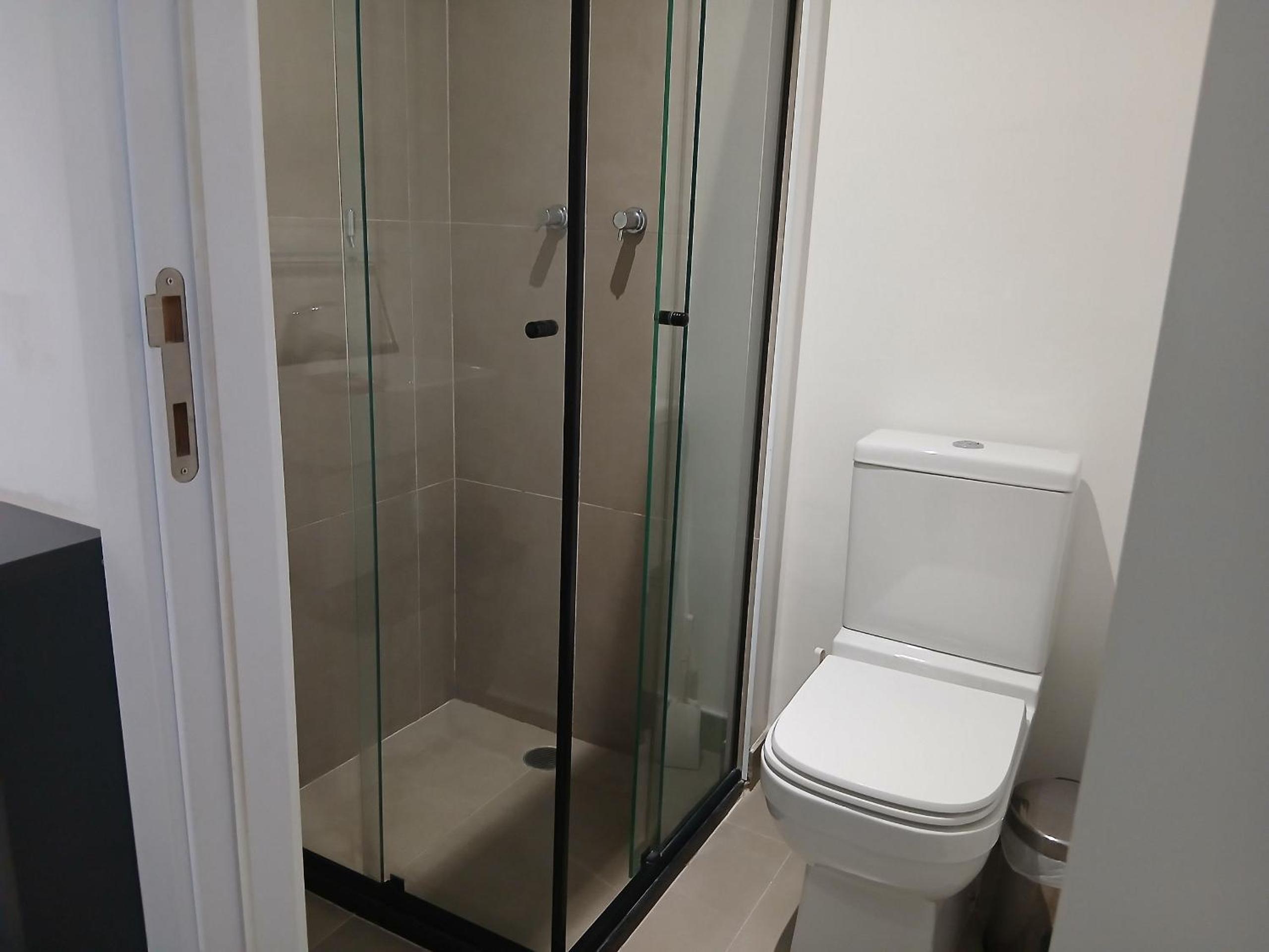 Your complete stay in a building with a pool just steps from the subway - FRE