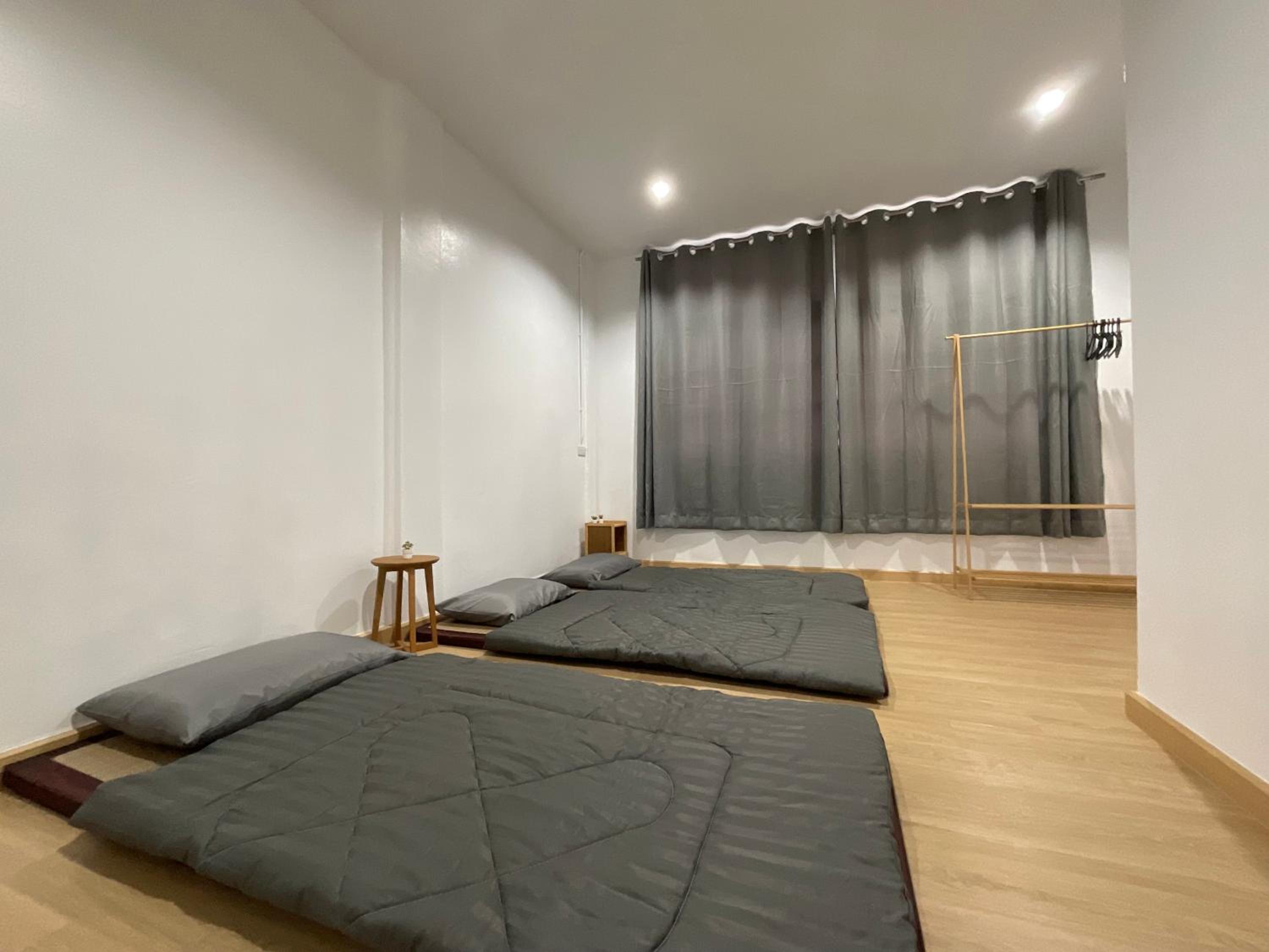 Downtown Entire House - Mae Moli