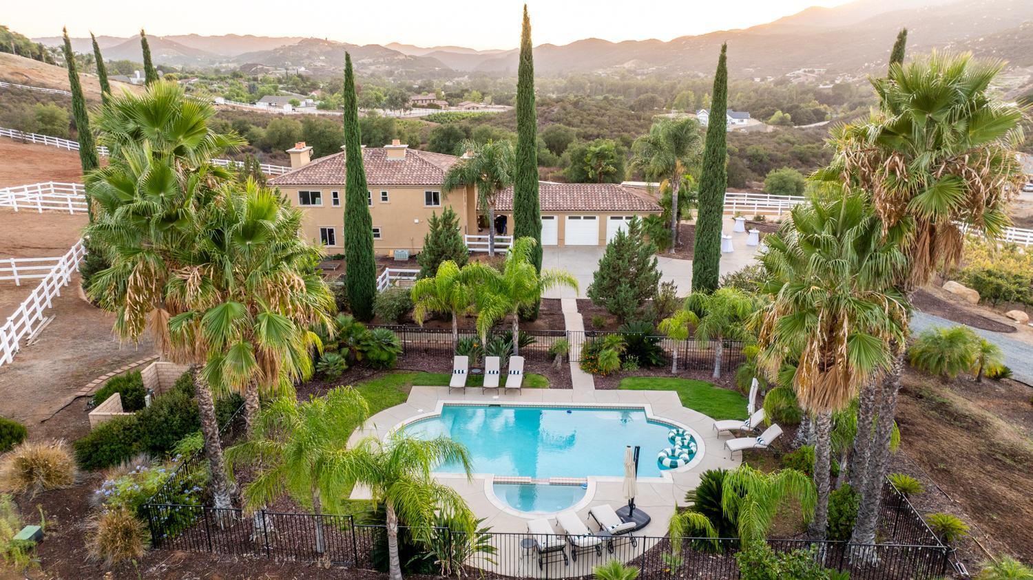 Villa on 5 Acre Vineyard Equestrian Estate, Pool & Hot tub, Events