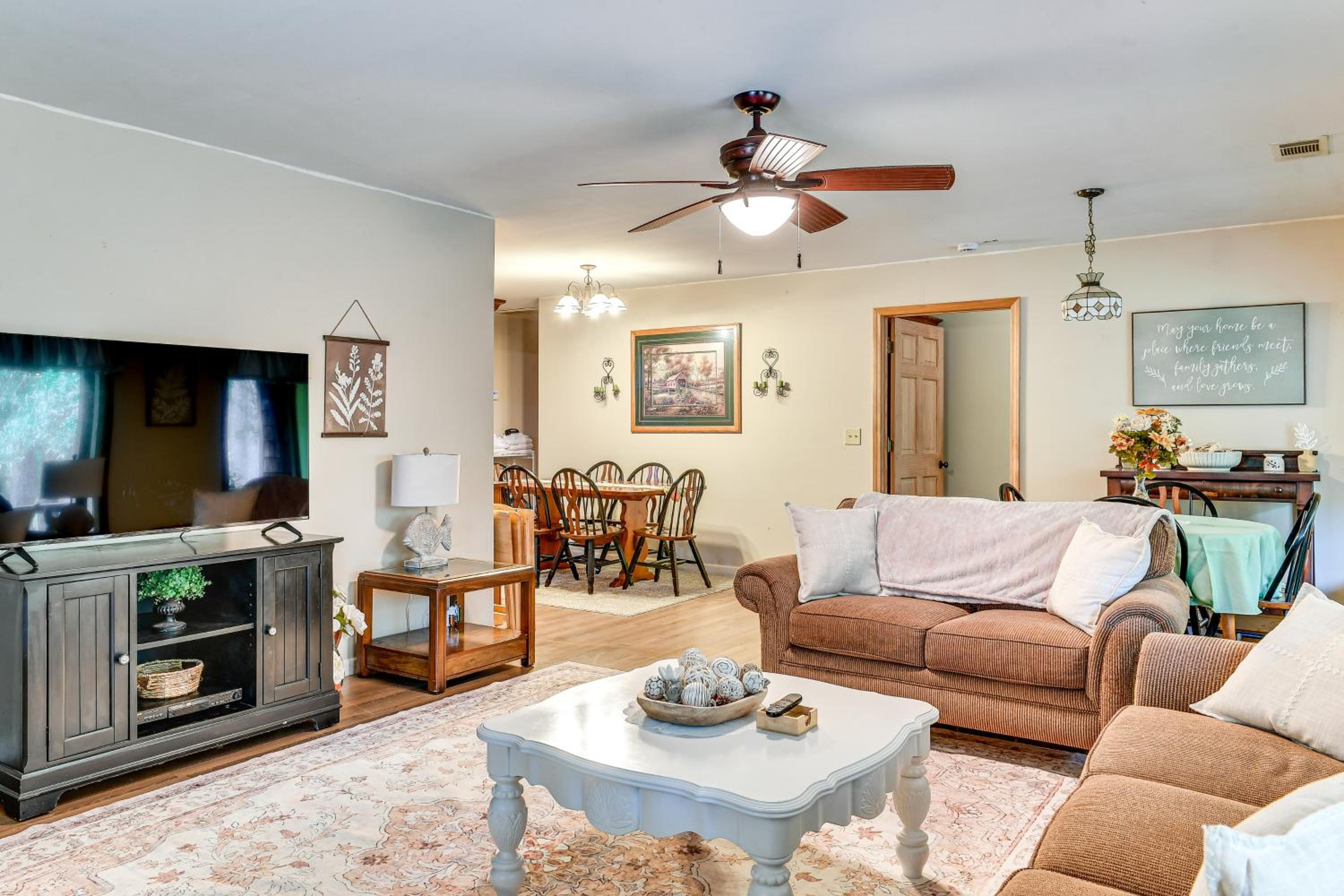 Forested Family Hideaway Near Lake Sinclair!