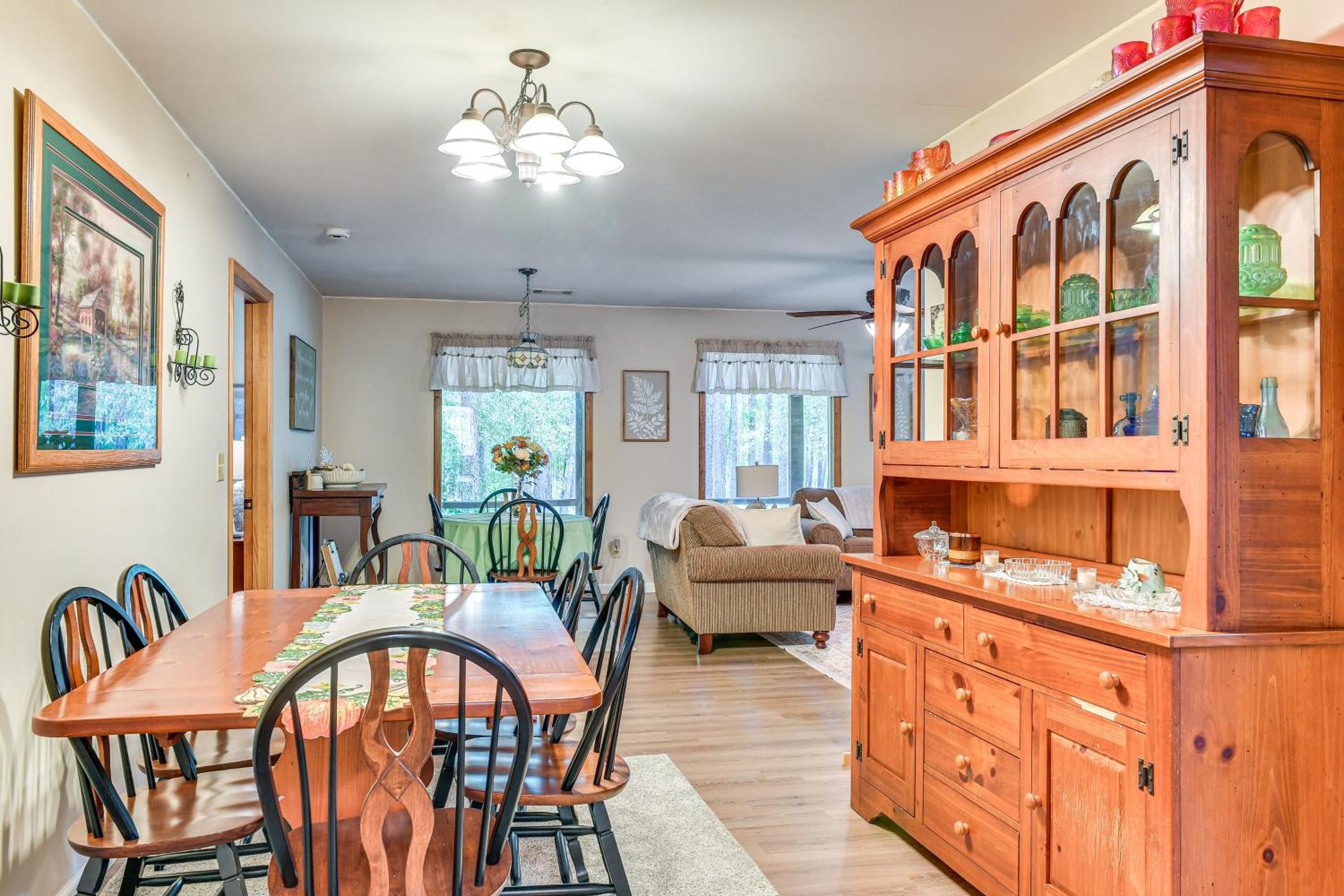Forested Family Hideaway Near Lake Sinclair!
