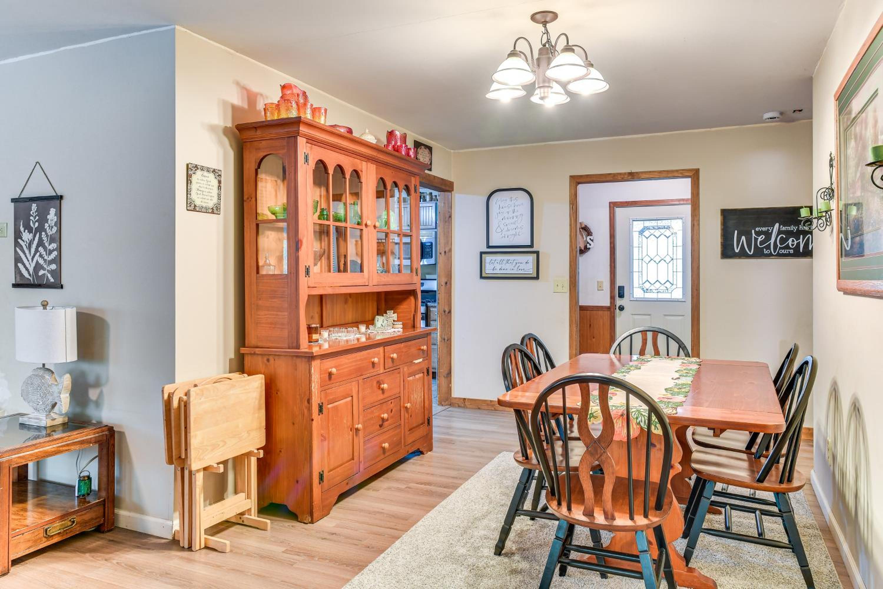 Forested Family Hideaway Near Lake Sinclair!
