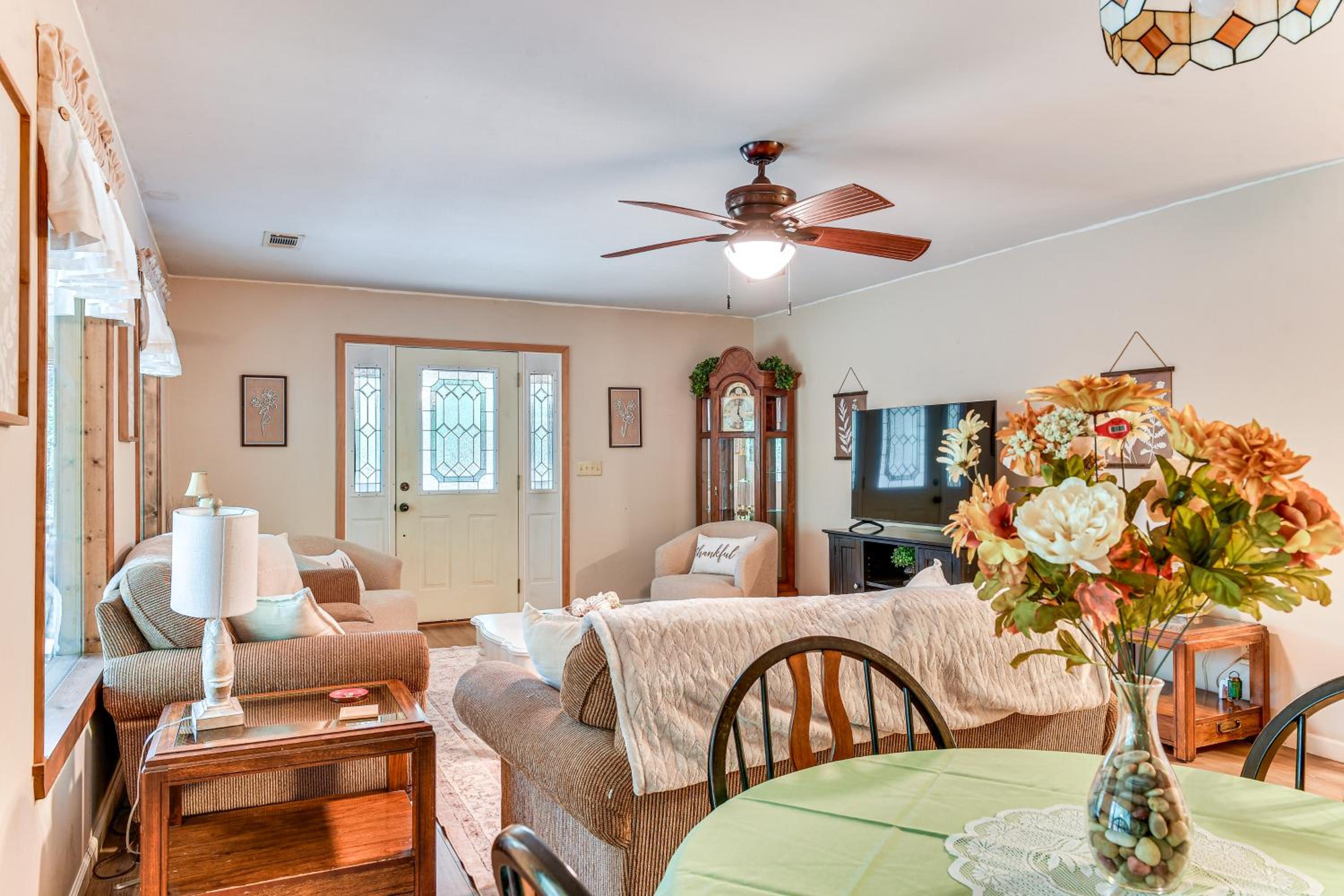 Forested Family Hideaway Near Lake Sinclair!