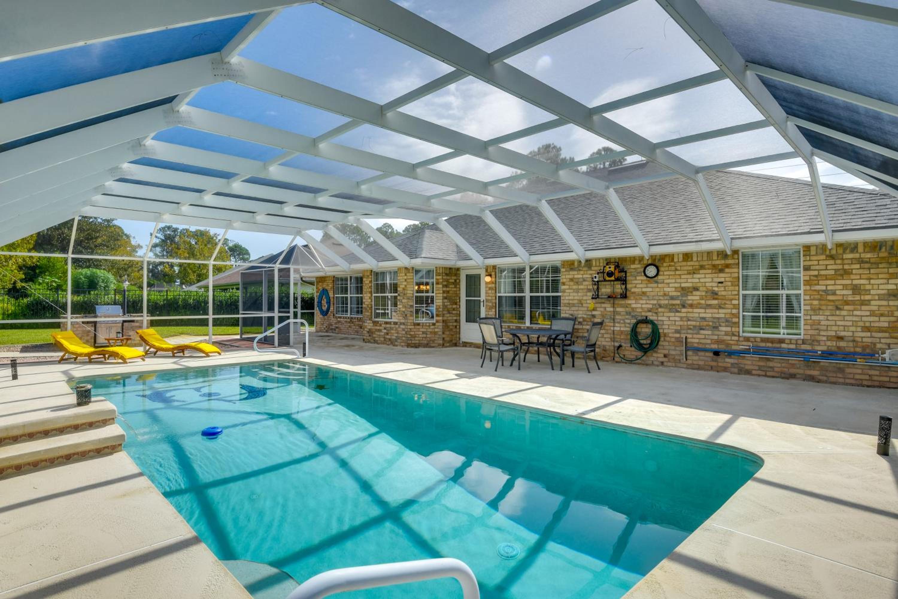 Golf, Shop and Explore Home 11 Mi to Flagler Beach!