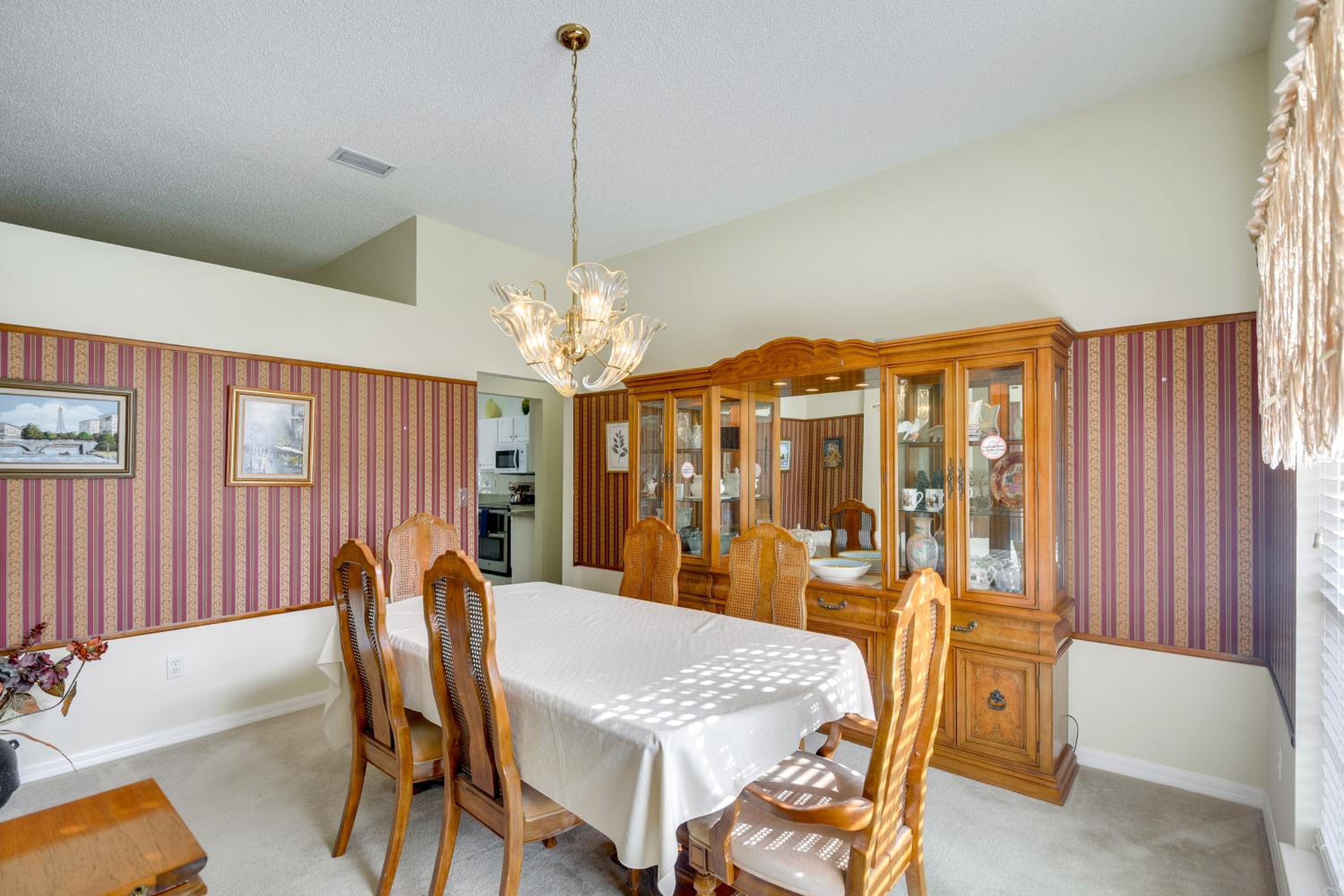Golf, Shop and Explore Home 11 Mi to Flagler Beach!