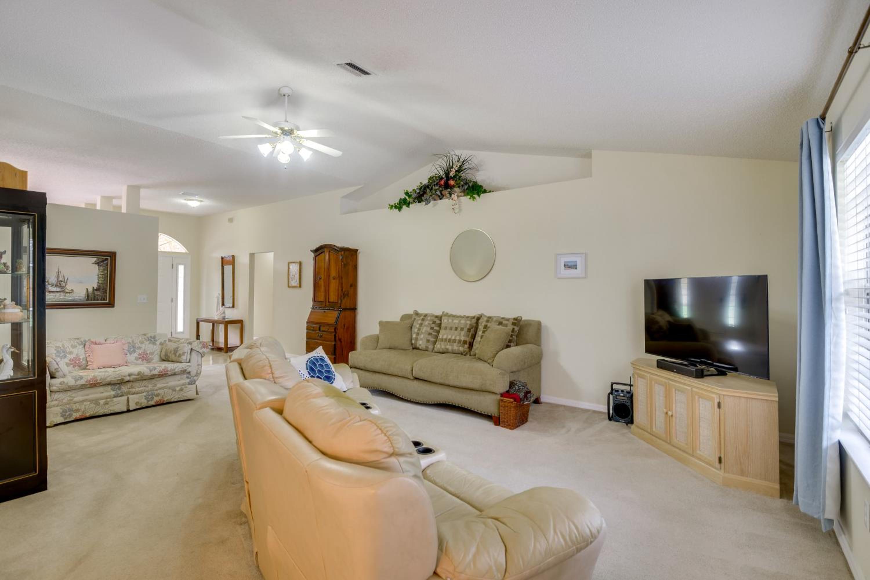 Golf, Shop and Explore Home 11 Mi to Flagler Beach!