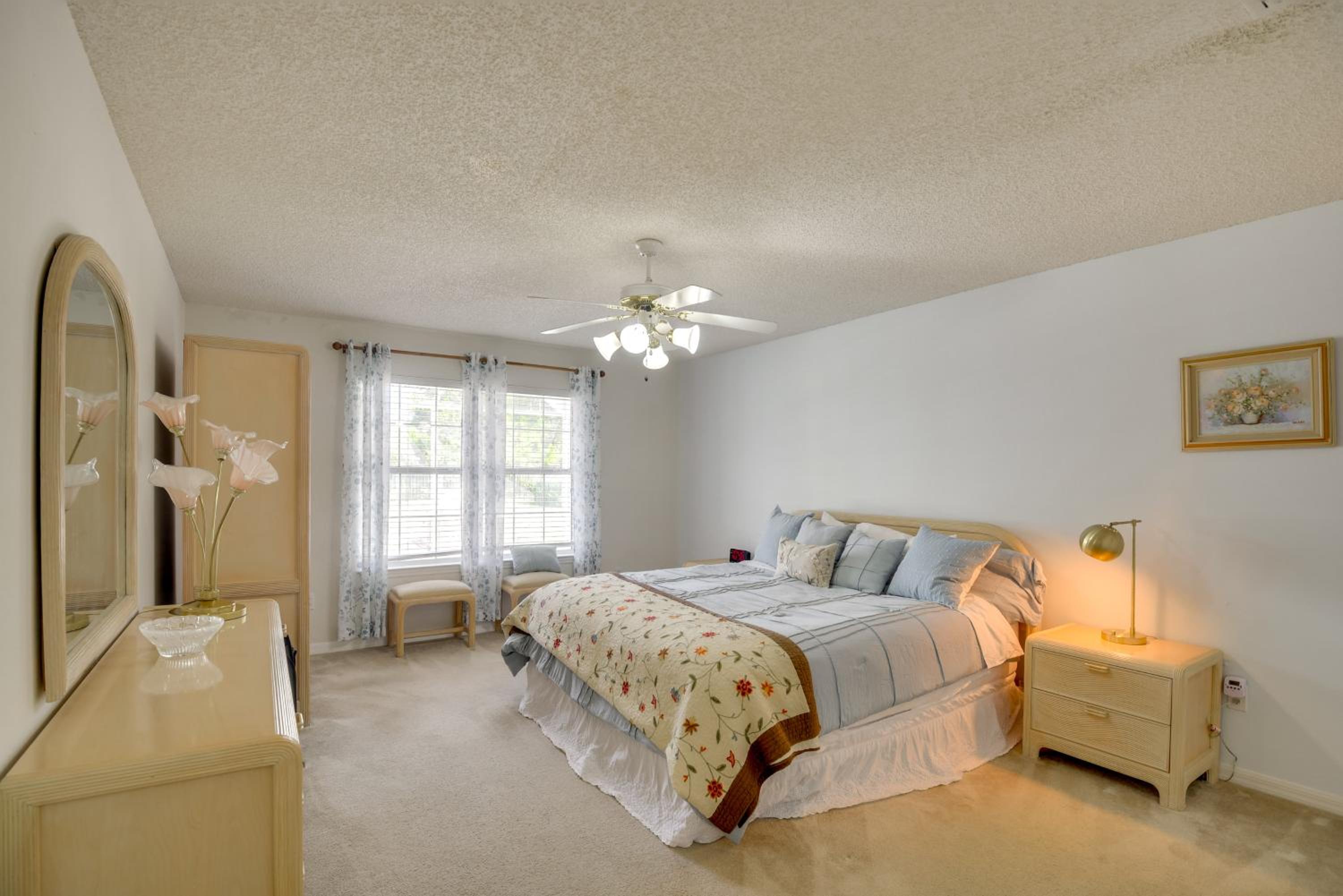 Golf, Shop and Explore Home 11 Mi to Flagler Beach!