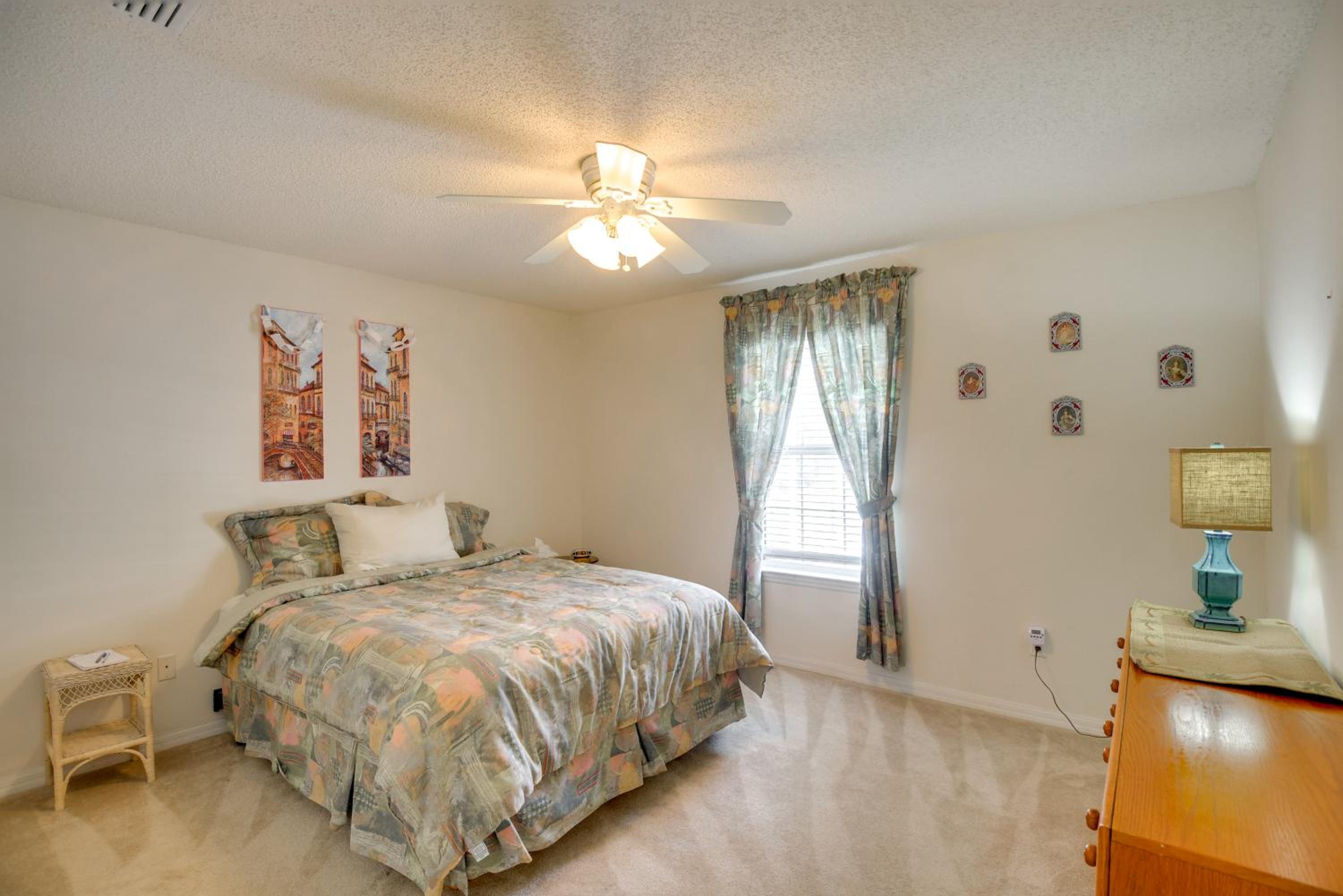 Golf, Shop and Explore Home 11 Mi to Flagler Beach!