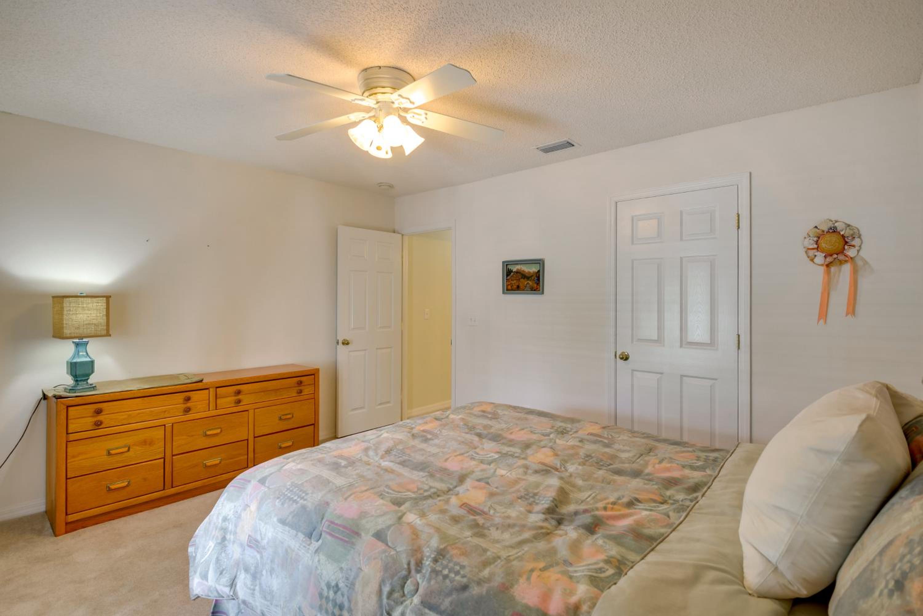Golf, Shop and Explore Home 11 Mi to Flagler Beach!