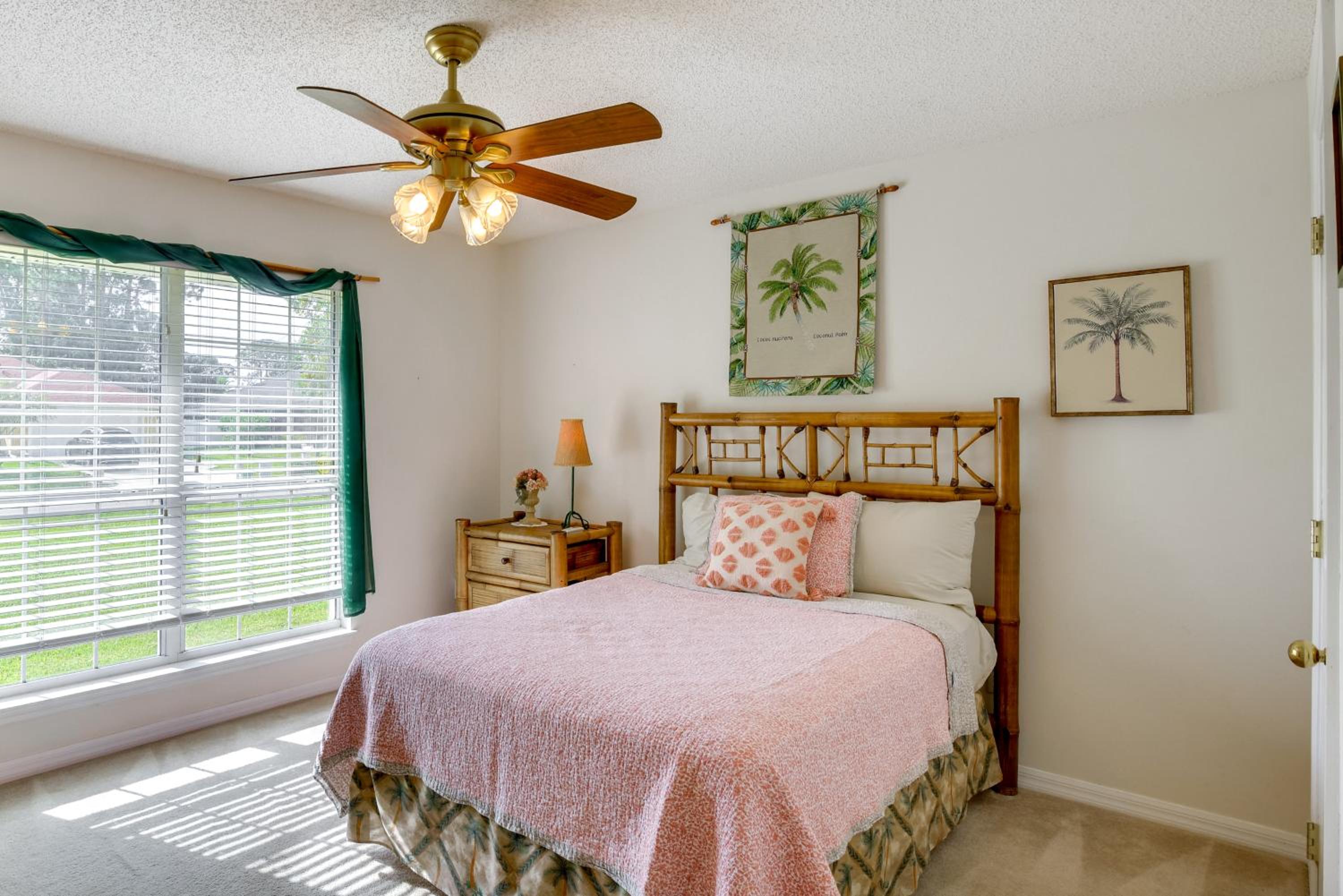 Golf, Shop and Explore Home 11 Mi to Flagler Beach!