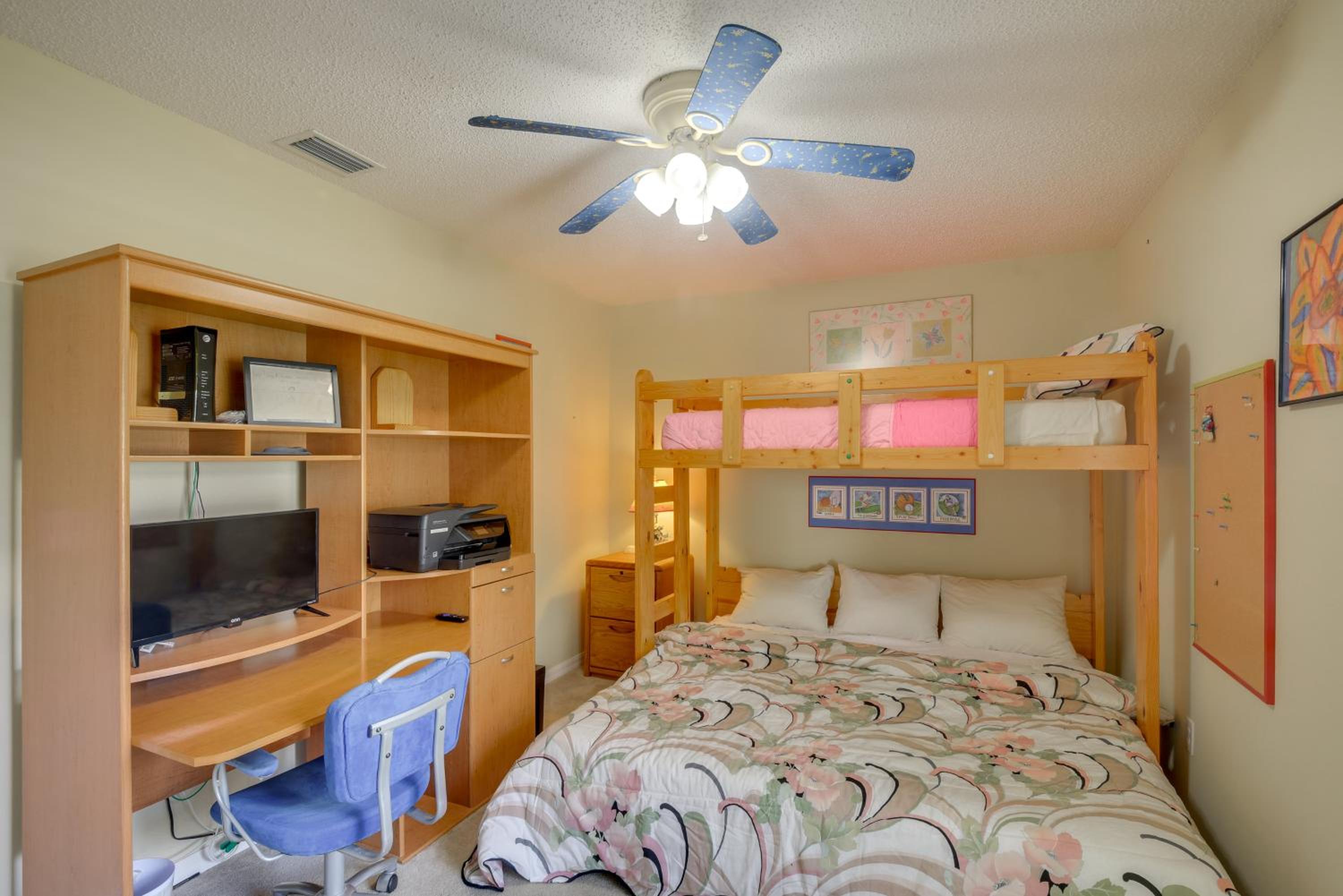 Golf, Shop and Explore Home 11 Mi to Flagler Beach!