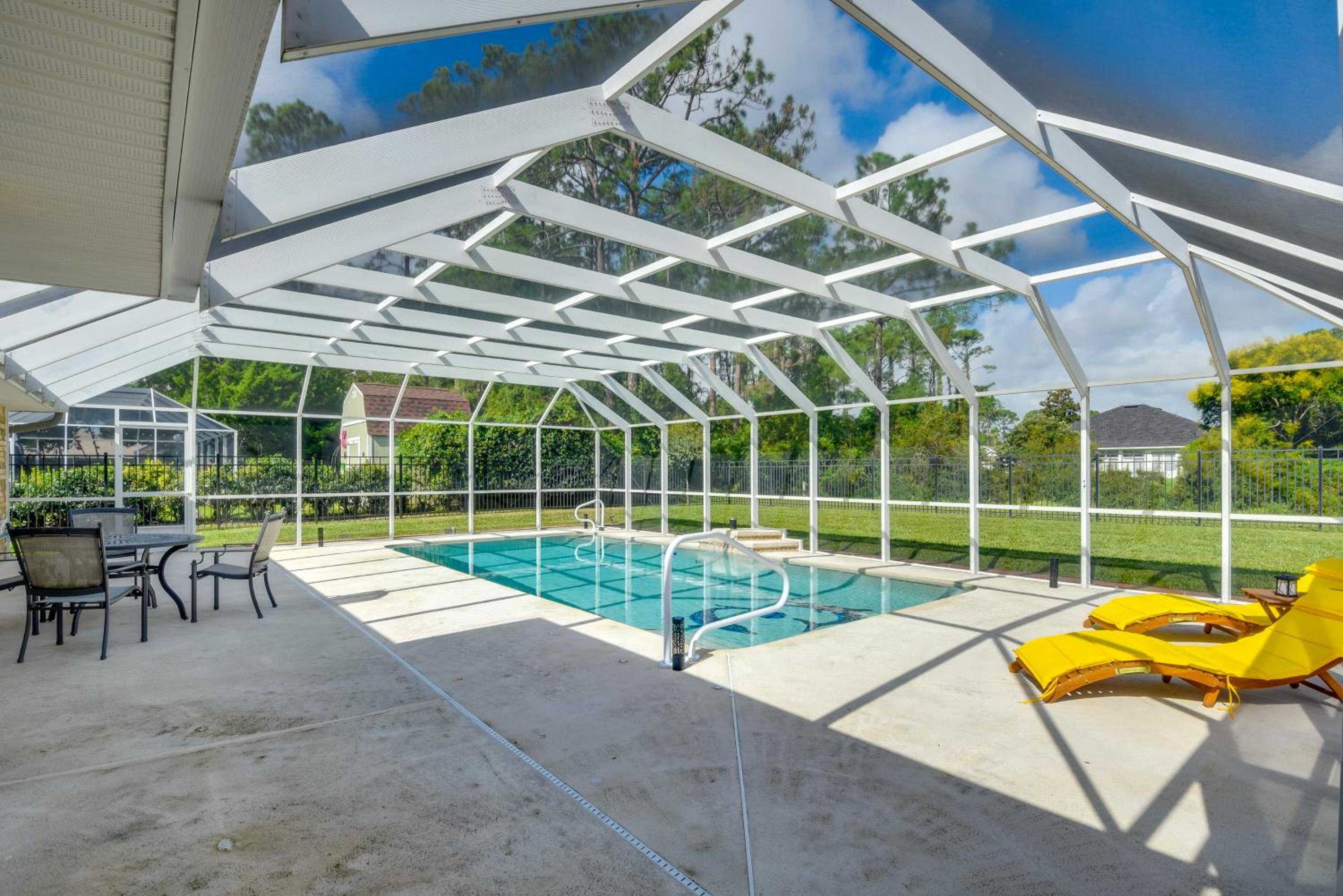 Golf, Shop and Explore Home 11 Mi to Flagler Beach!