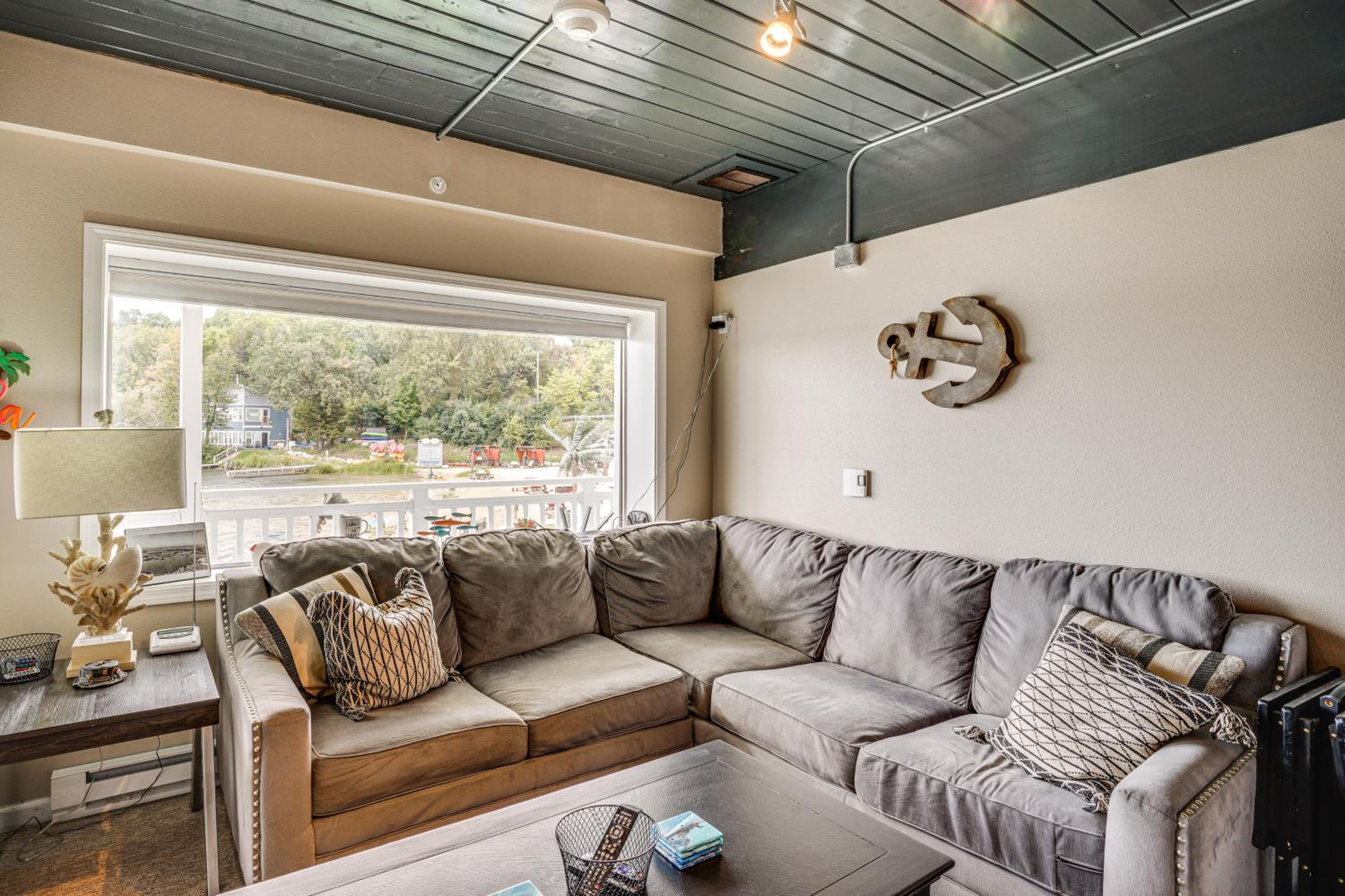 Lakefront Condo with Beach Access in Campbellsport!