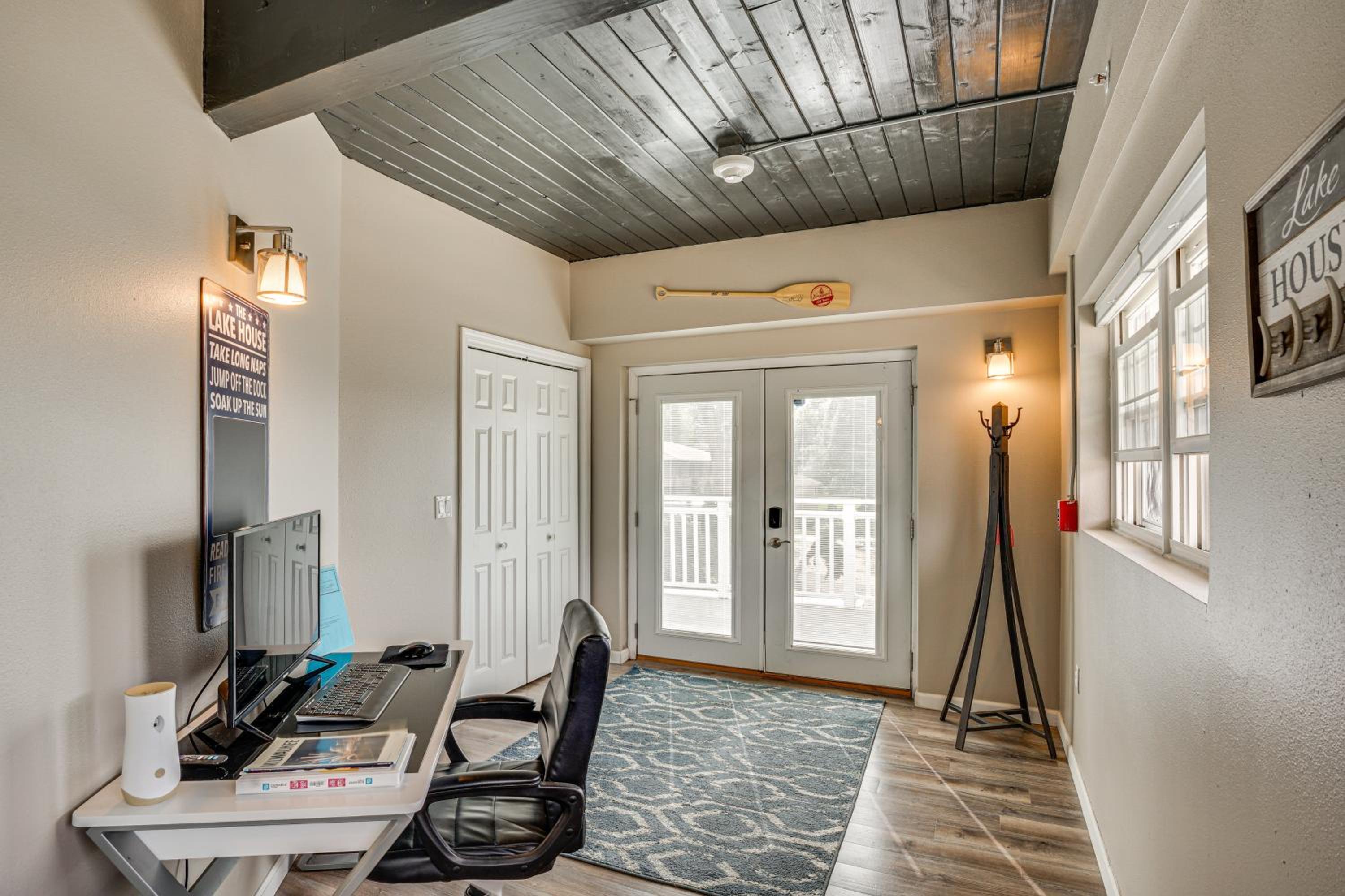 Lakefront Condo with Beach Access in Campbellsport!