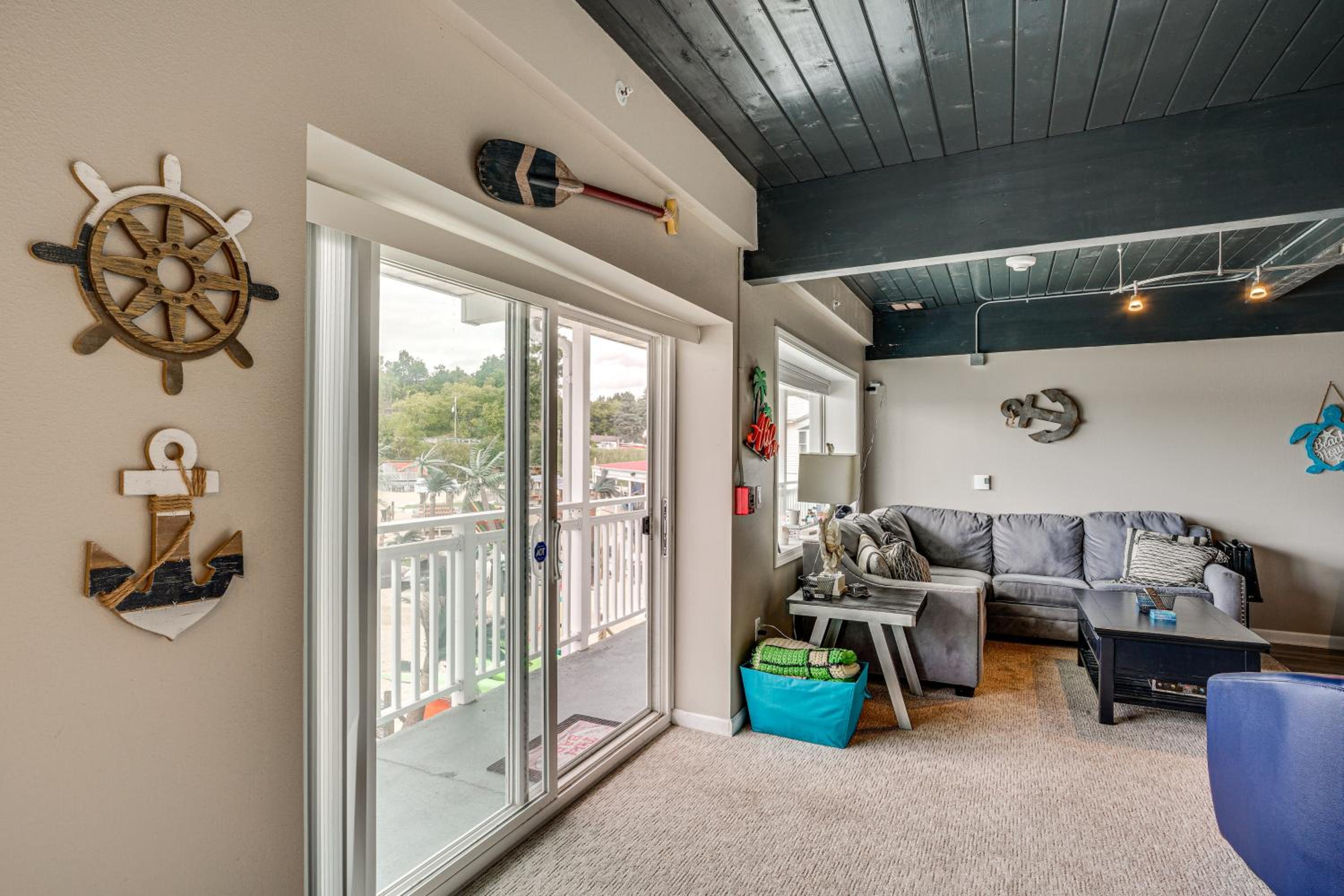 Lakefront Condo with Beach Access in Campbellsport!