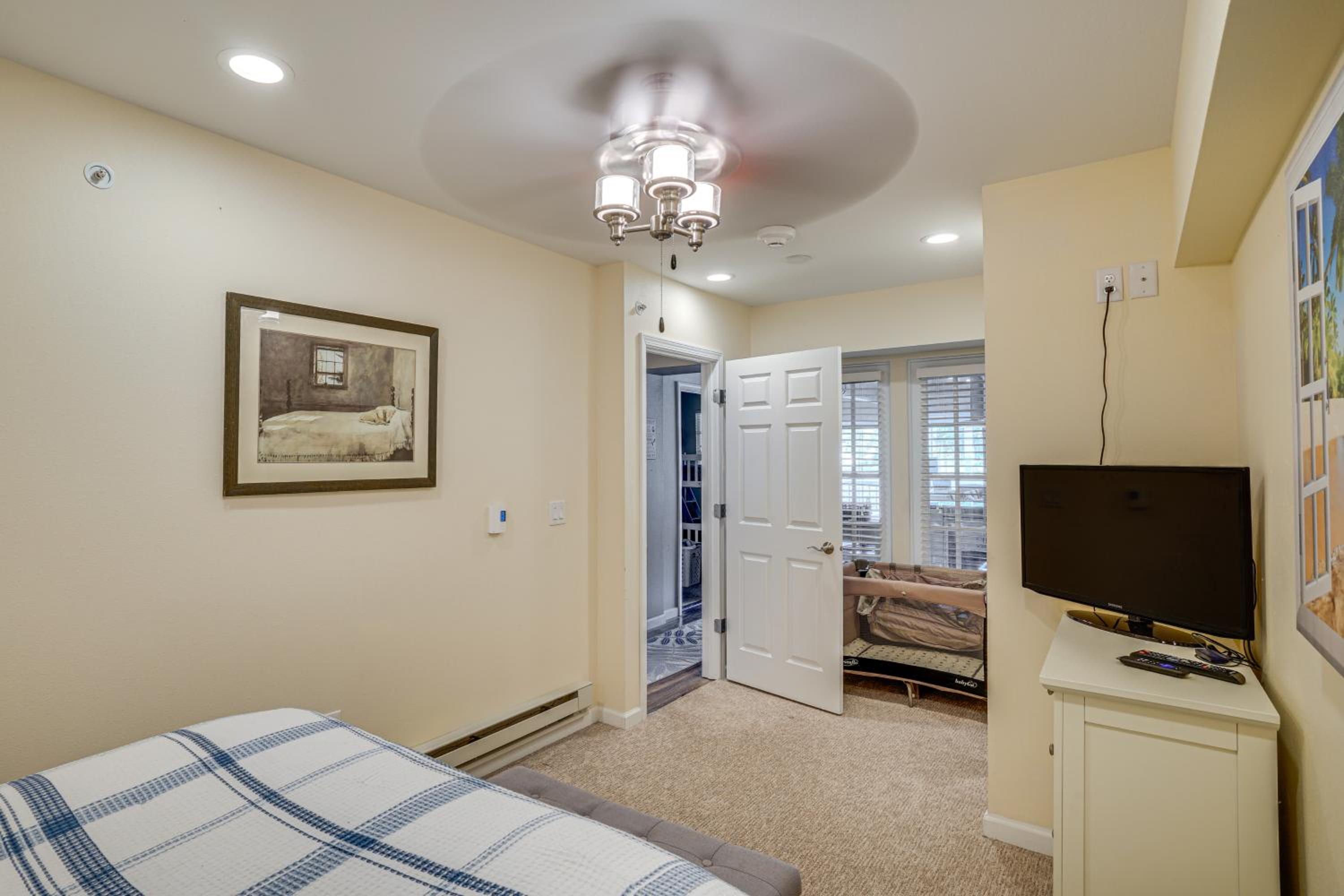 Lakefront Condo with Beach Access in Campbellsport!