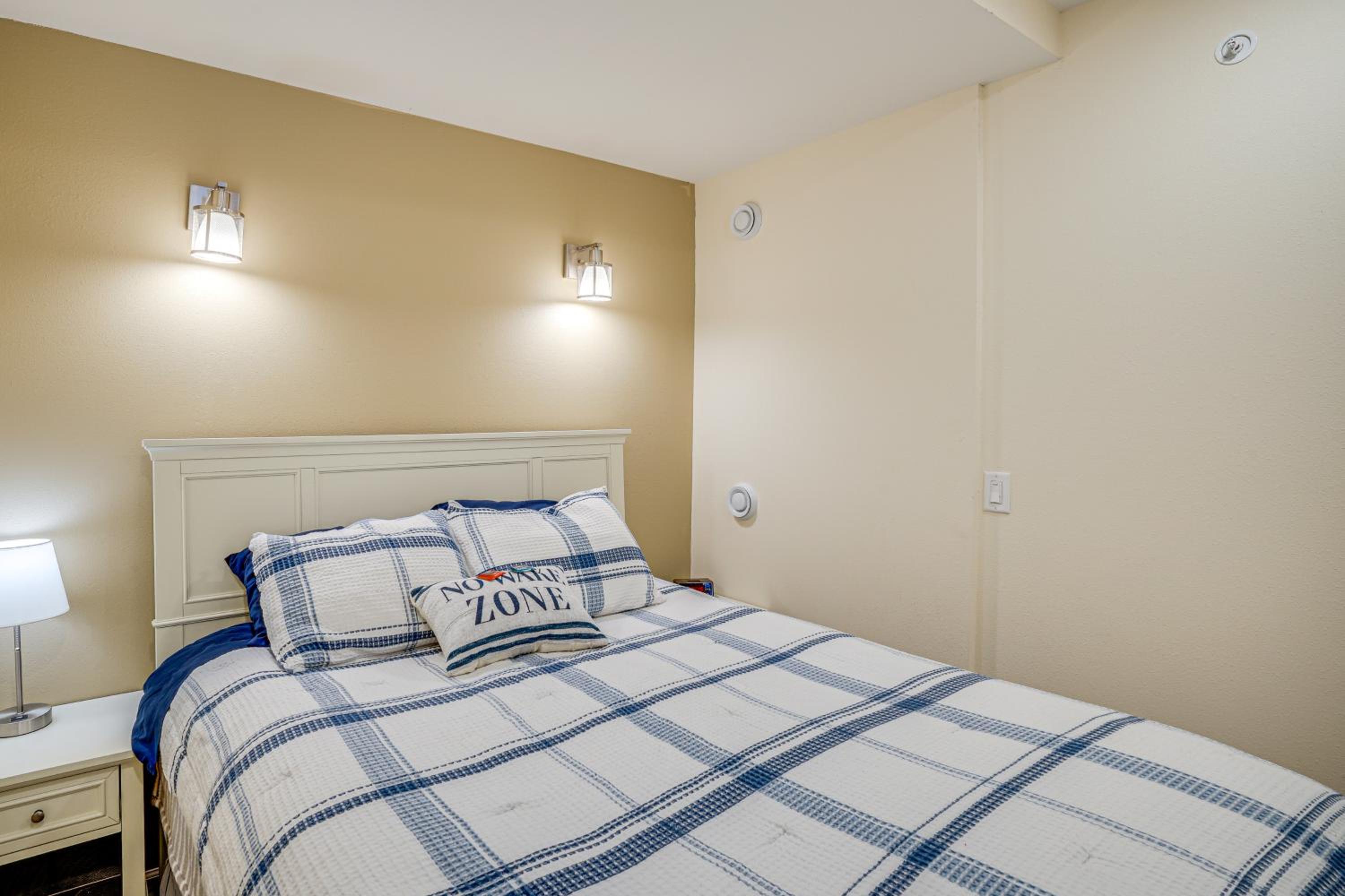Lakefront Condo with Beach Access in Campbellsport!