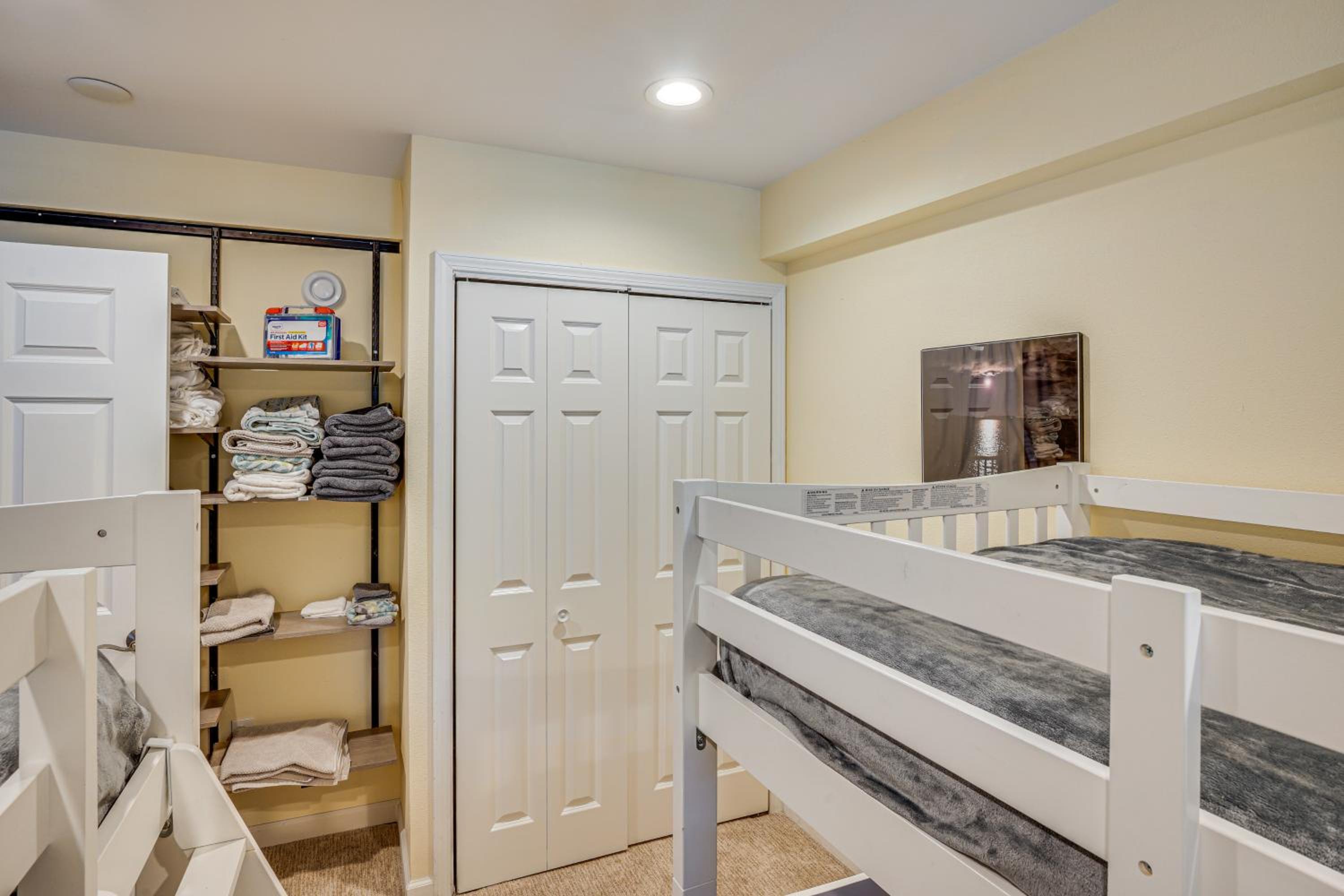 Lakefront Condo with Beach Access in Campbellsport!