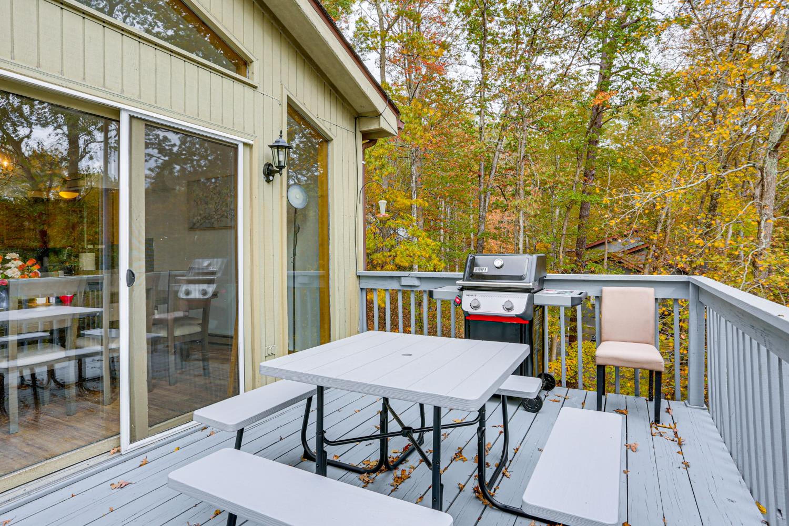Luxury Home with Game Room, 4 Mi to Bushkill Falls!