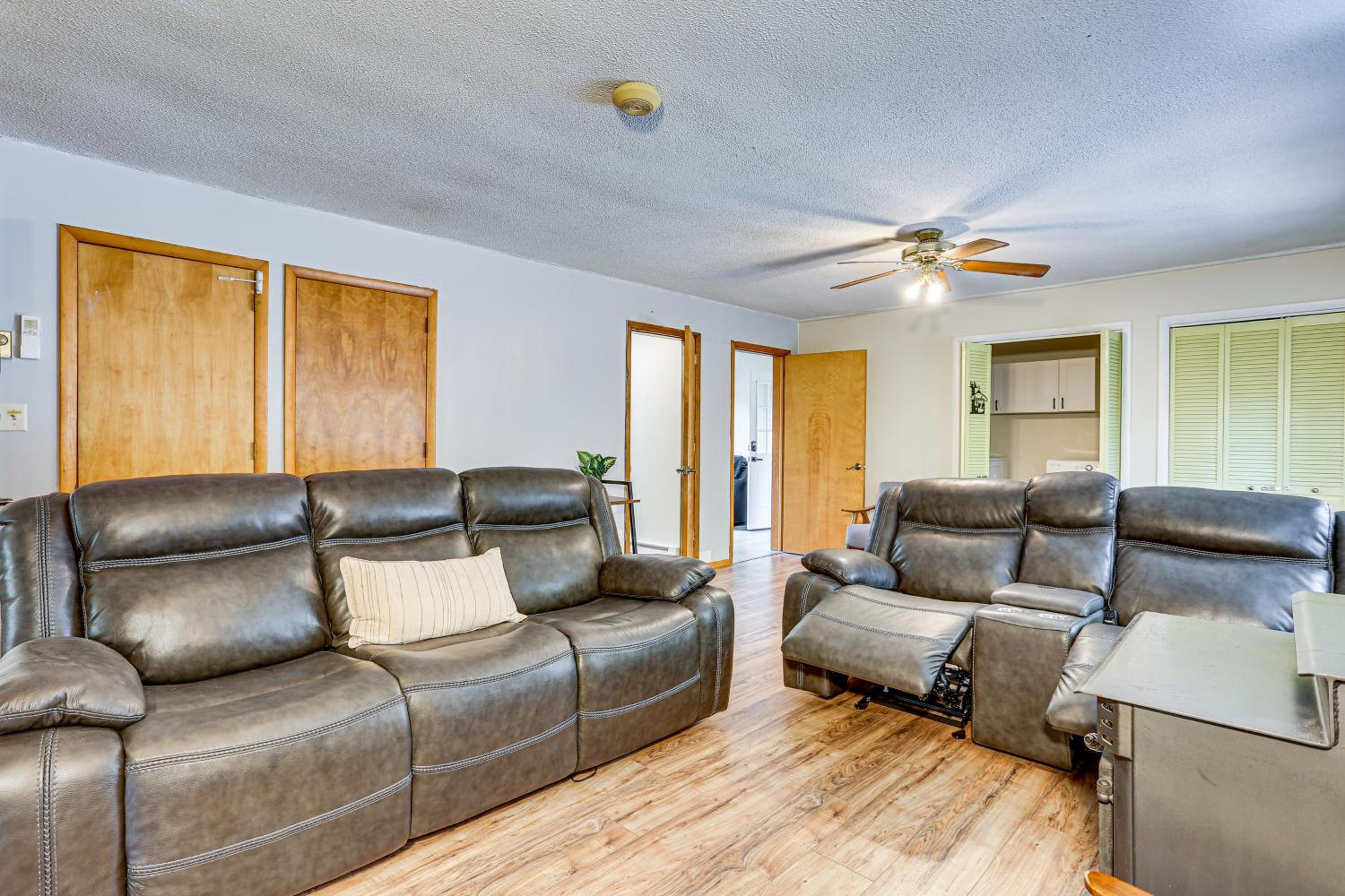 Luxury Home with Game Room, 4 Mi to Bushkill Falls!