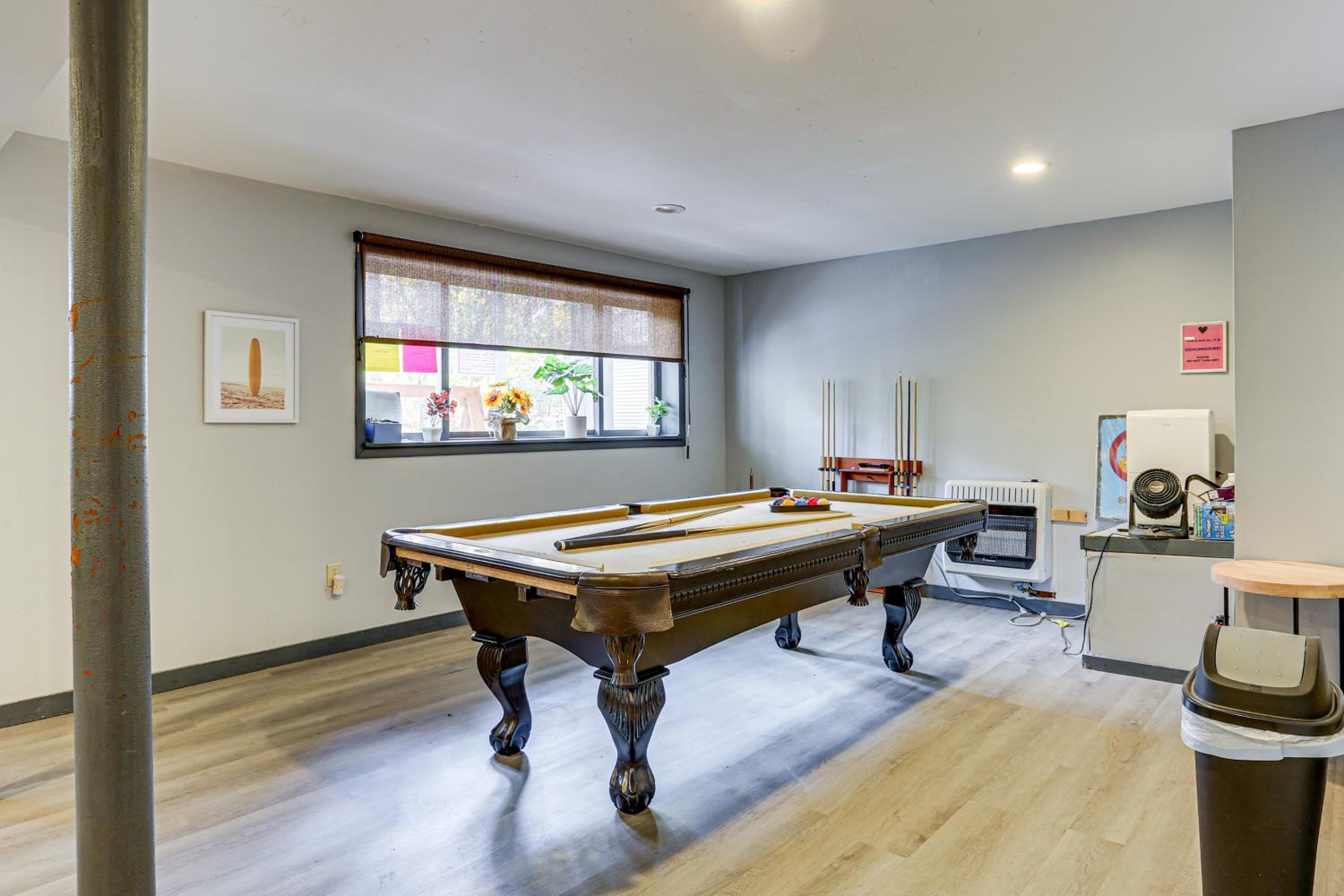 Luxury Home with Game Room, 4 Mi to Bushkill Falls!