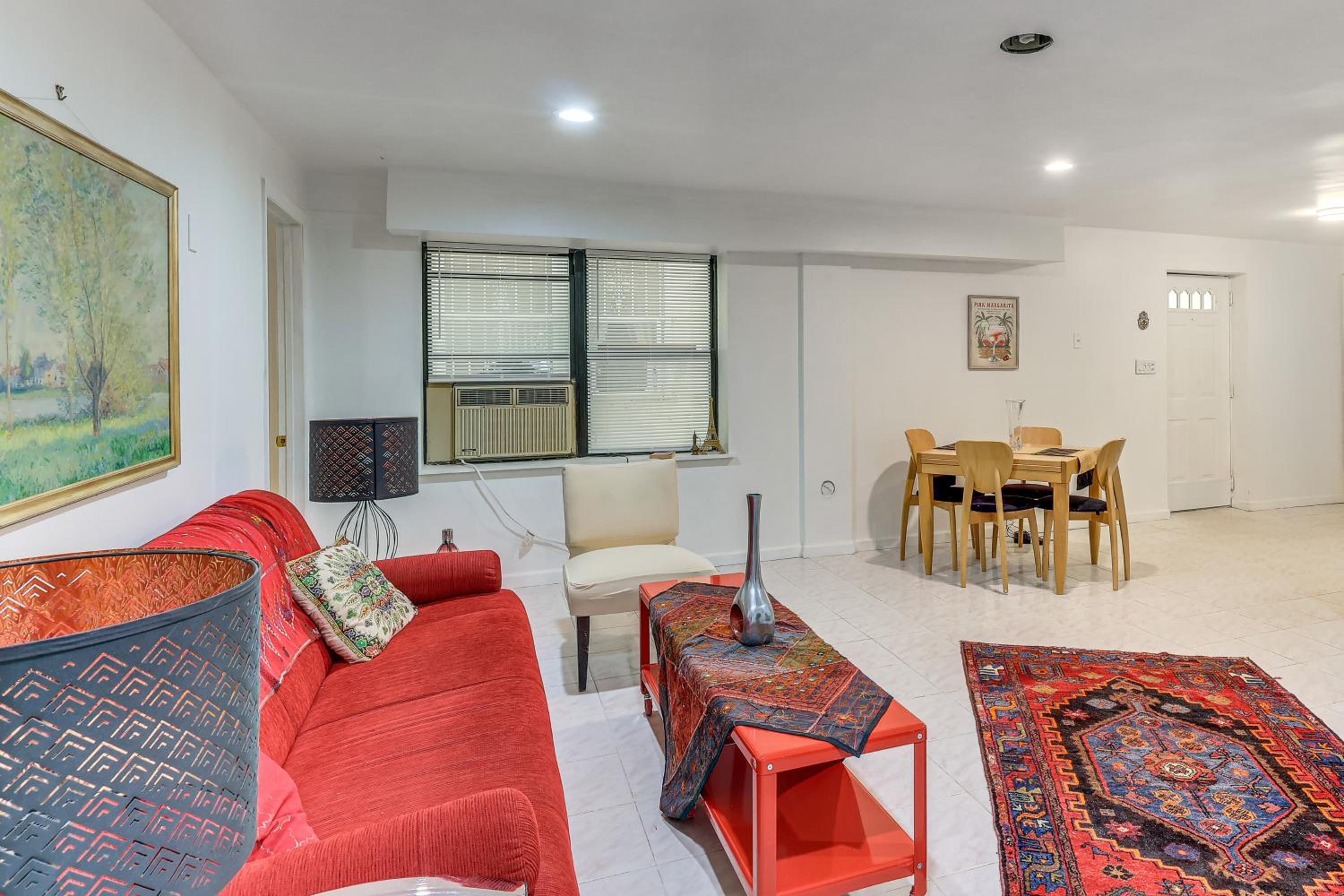 Easy NYC Commute Getaway Near World Cup and Parks