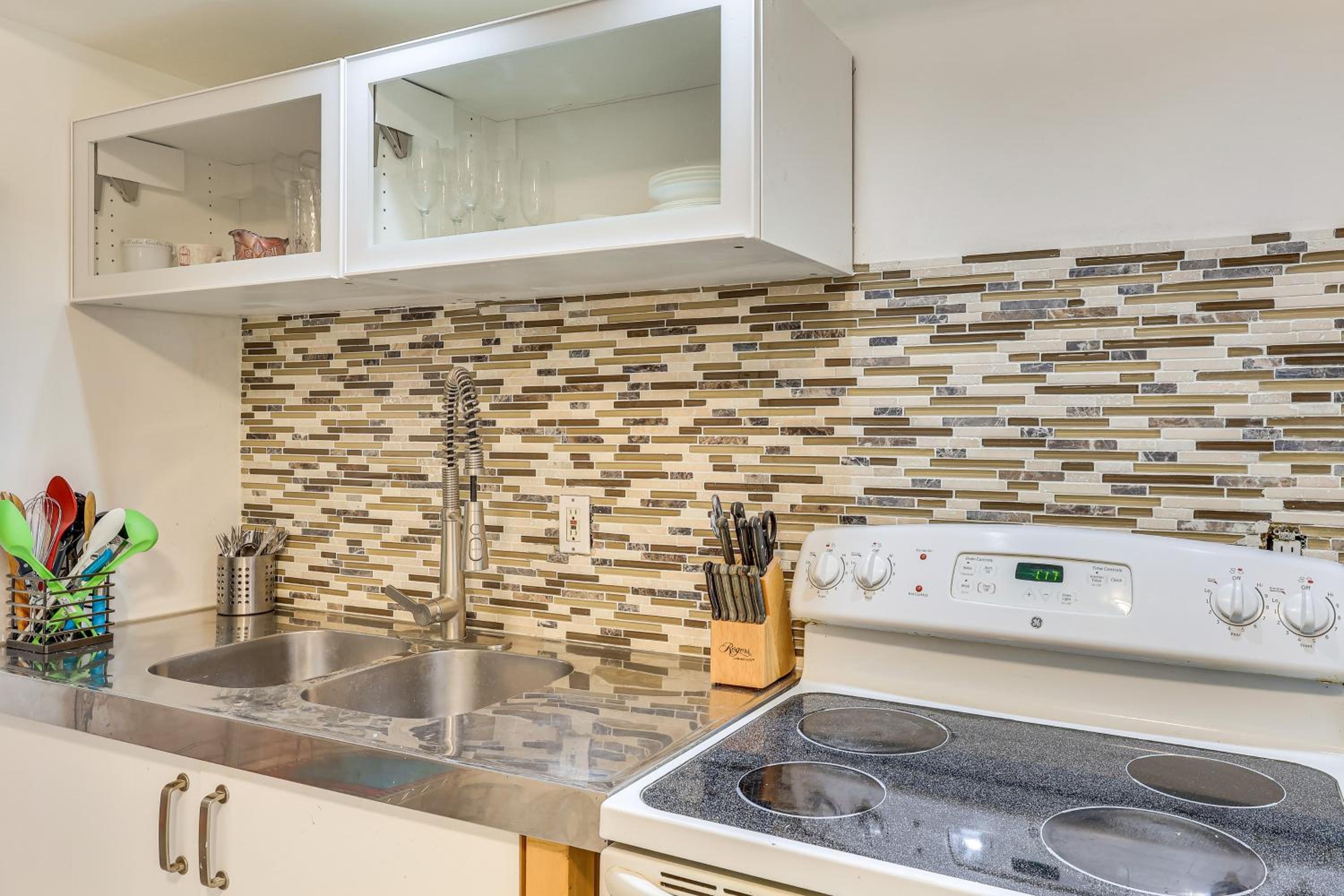 Easy NYC Commute Getaway Near World Cup and Parks